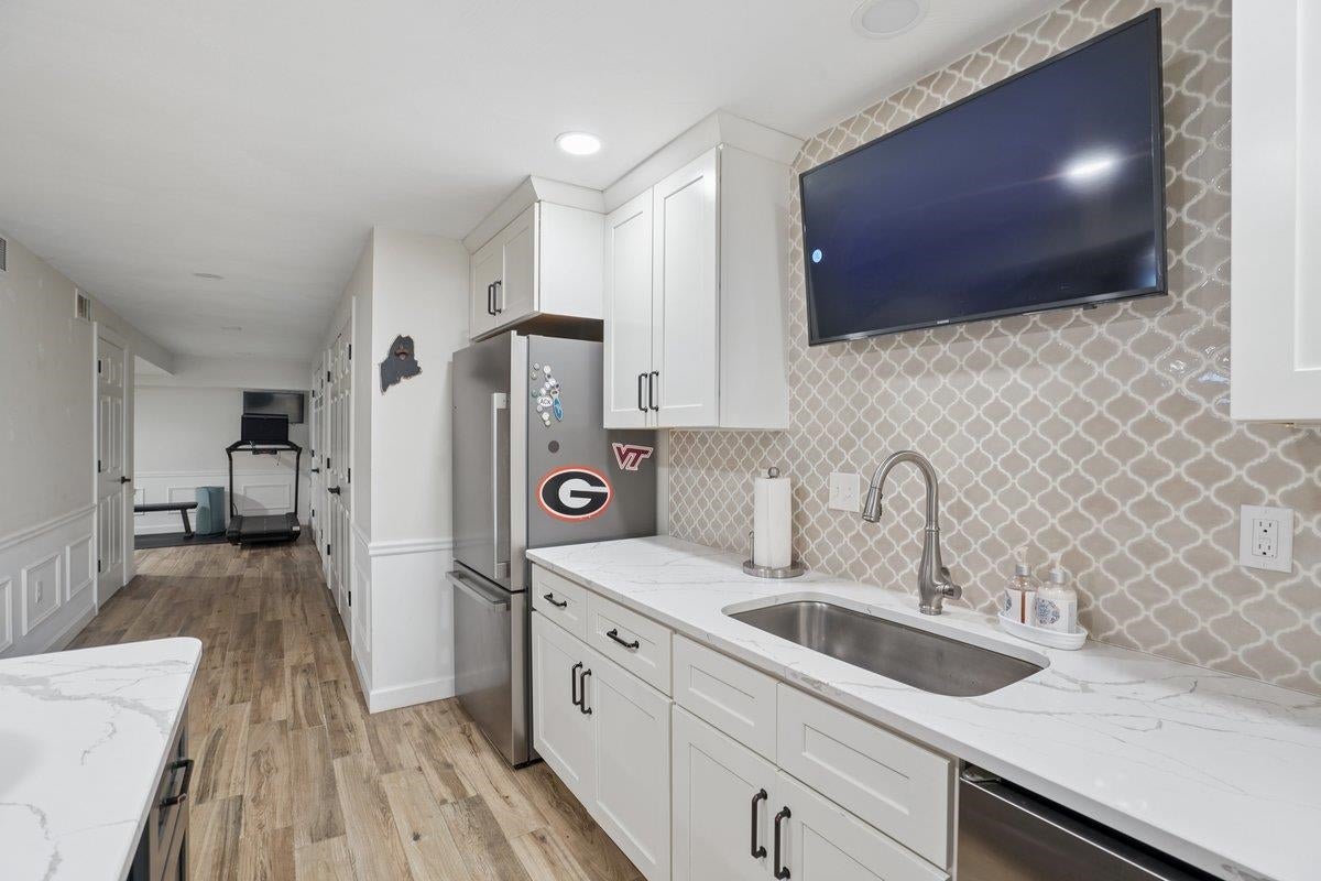 Bedford, New Hampshire, 03110, United States, 5 Bedrooms Bedrooms, ,6 BathroomsBathrooms,Residential,Pending,2051967
