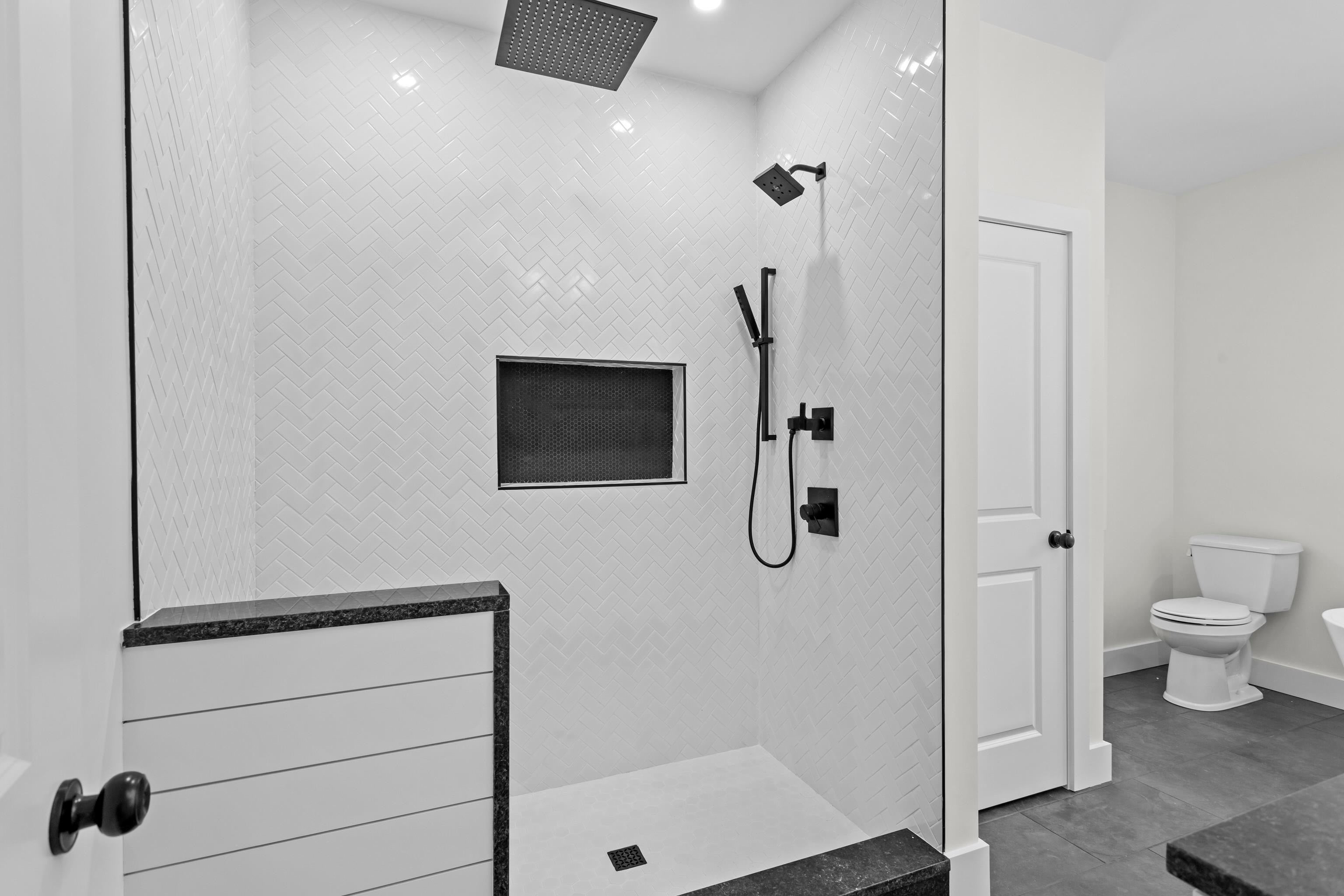 New Boston, New Hampshire, 03070, United States, ,4 BathroomsBathrooms,Residential,Pending,1786809