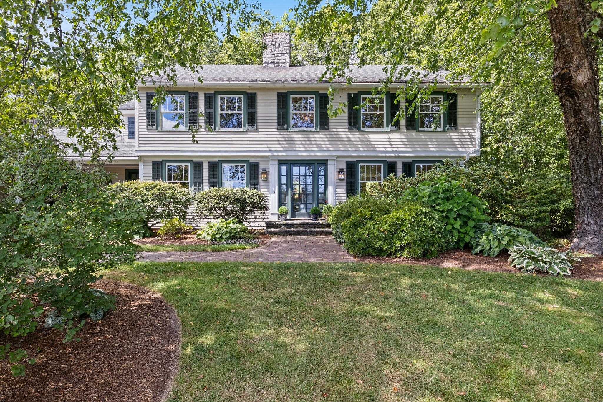 Hampton Falls, New Hampshire, 03844, United States, 4 Bedrooms Bedrooms, ,4 BathroomsBathrooms,Residential,Pending,2006809