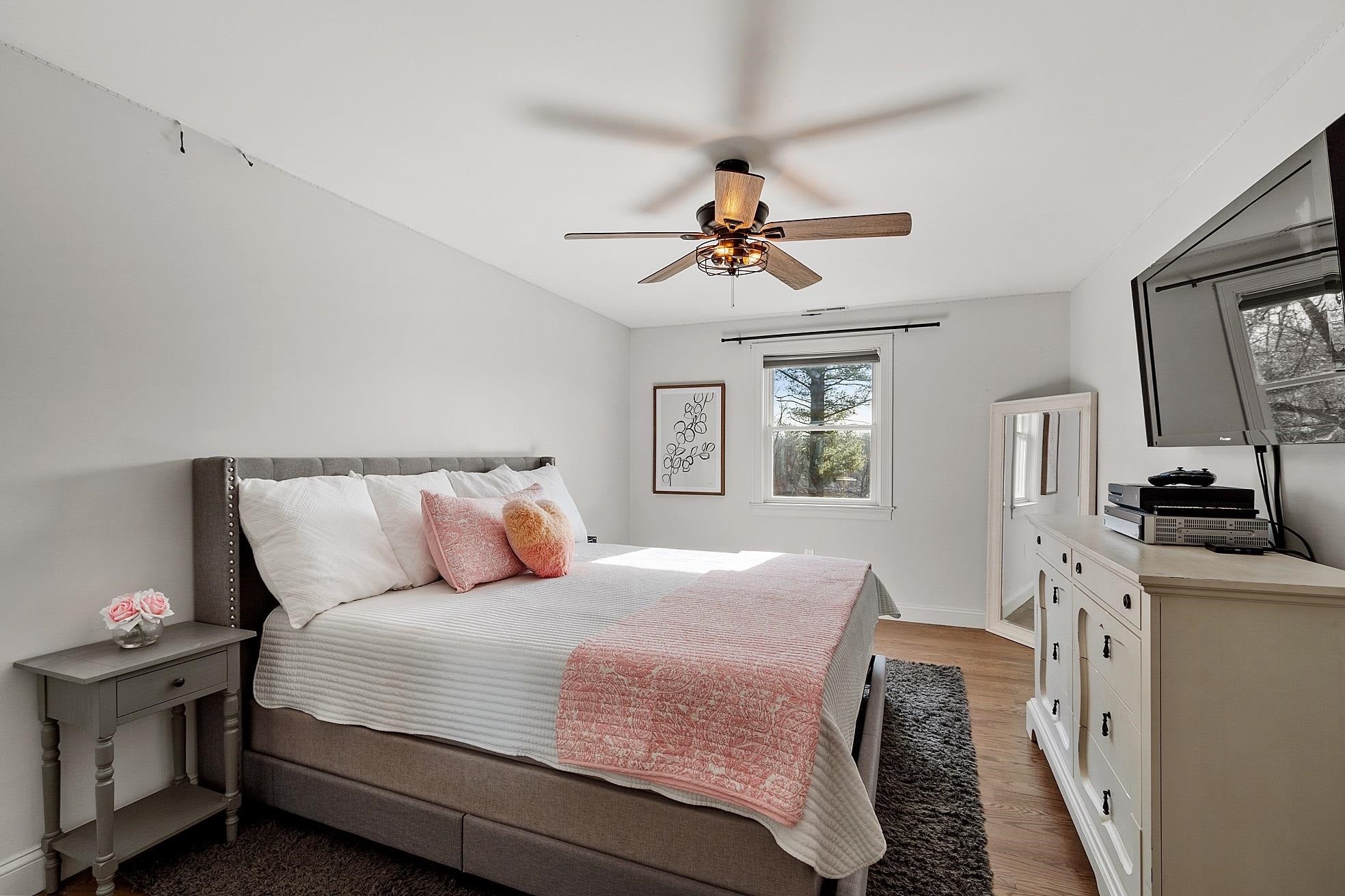 Hollis, New Hampshire, 03049, United States, 4 Bedrooms Bedrooms, ,3 BathroomsBathrooms,Residential,Active,1739736