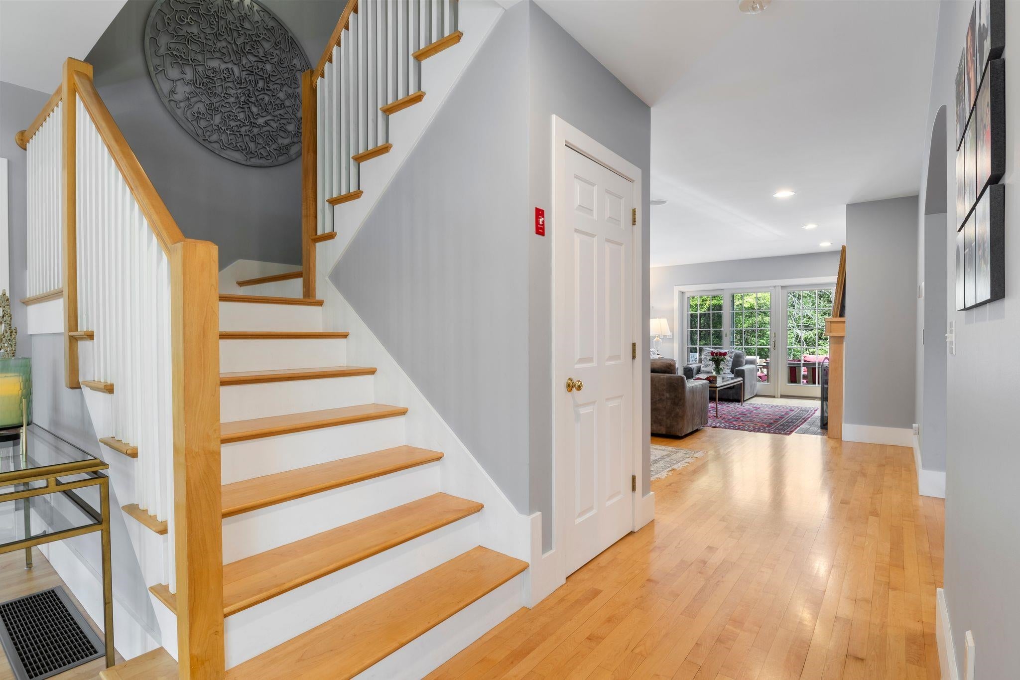 Stratham, New Hampshire, 03885, United States, 4 Bedrooms Bedrooms, ,4 BathroomsBathrooms,Residential,Active,2045550