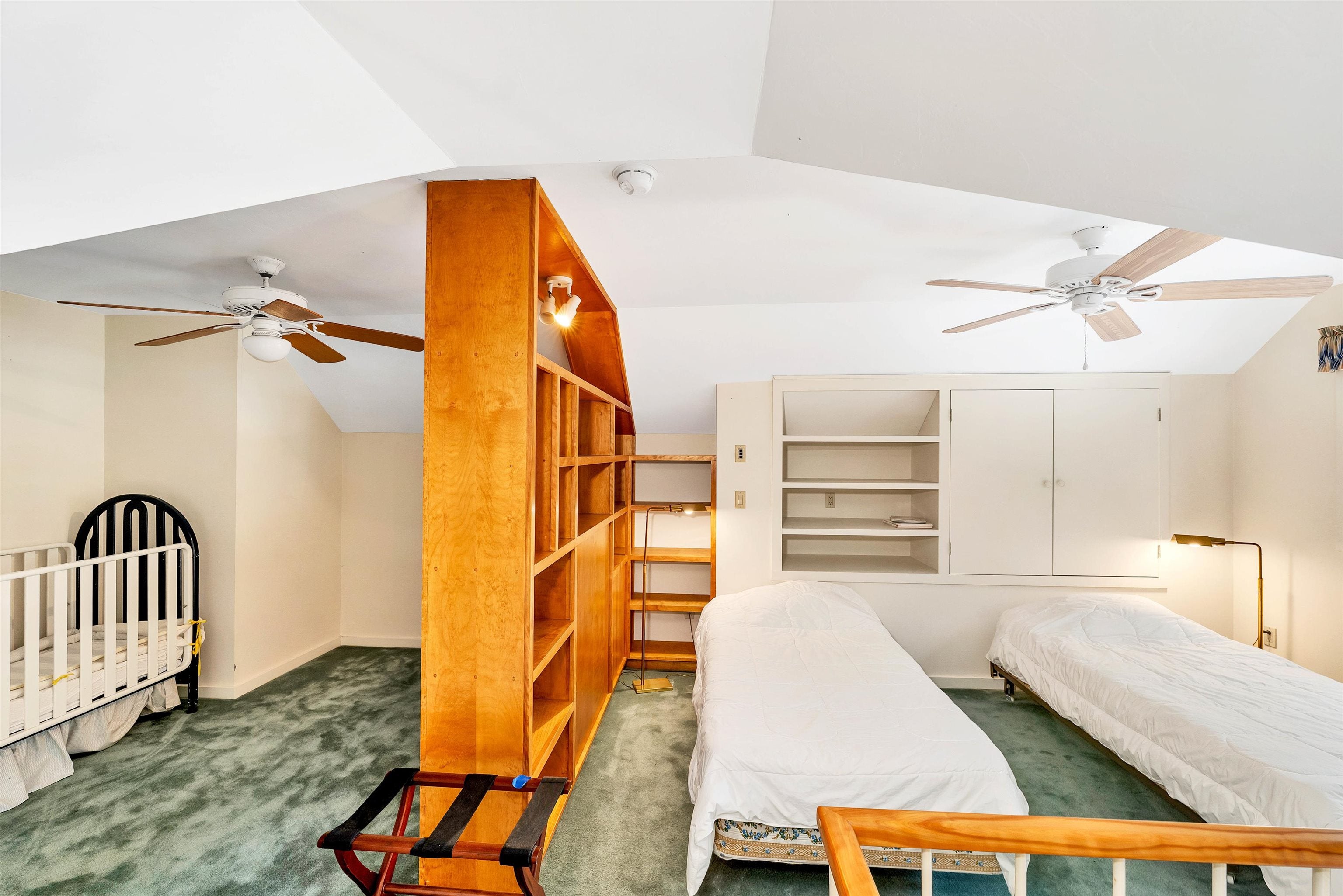 Hebron, New Hampshire, 03241, United States, 4 Bedrooms Bedrooms, ,4 BathroomsBathrooms,Residential,Pending,2009160