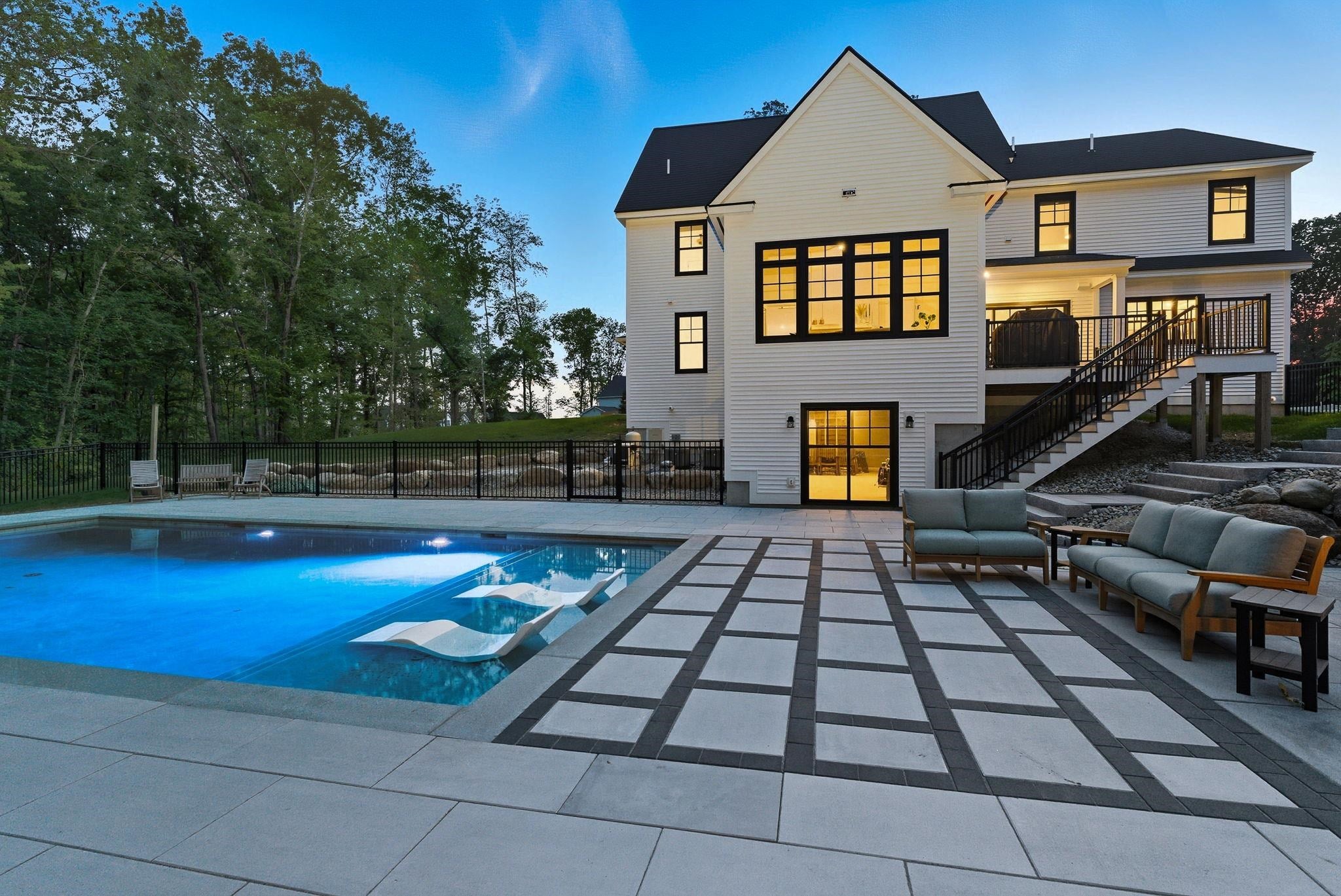Hollis, New Hampshire, 03049, United States, 4 Bedrooms Bedrooms, ,3 BathroomsBathrooms,Residential,Active,1945249