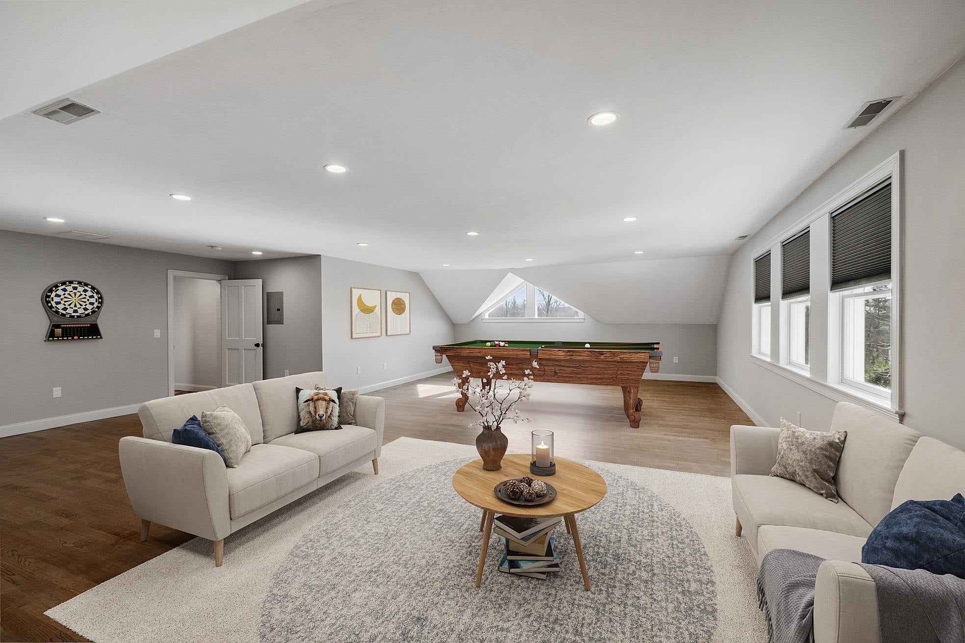 Hollis, New Hampshire, 03049, United States, 4 Bedrooms Bedrooms, ,3 BathroomsBathrooms,Residential,Active,1739736