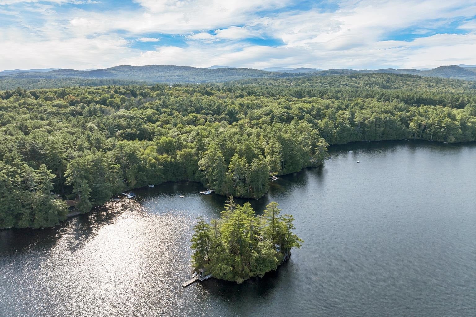 Holderness, New Hampshire, 03245, United States, 4 Bedrooms Bedrooms, ,4 BathroomsBathrooms,Residential,Active,1945064