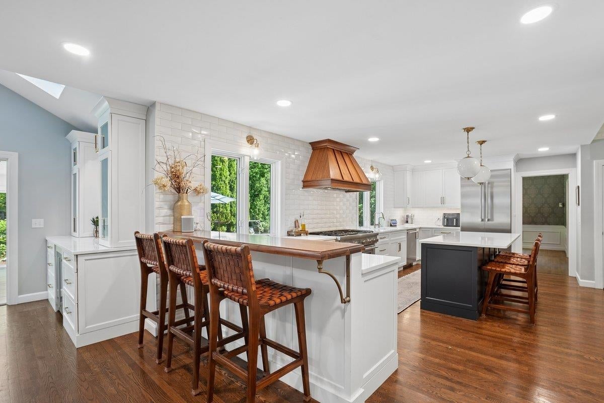 Bedford, New Hampshire, 03110, United States, 5 Bedrooms Bedrooms, ,6 BathroomsBathrooms,Residential,Pending,2051967