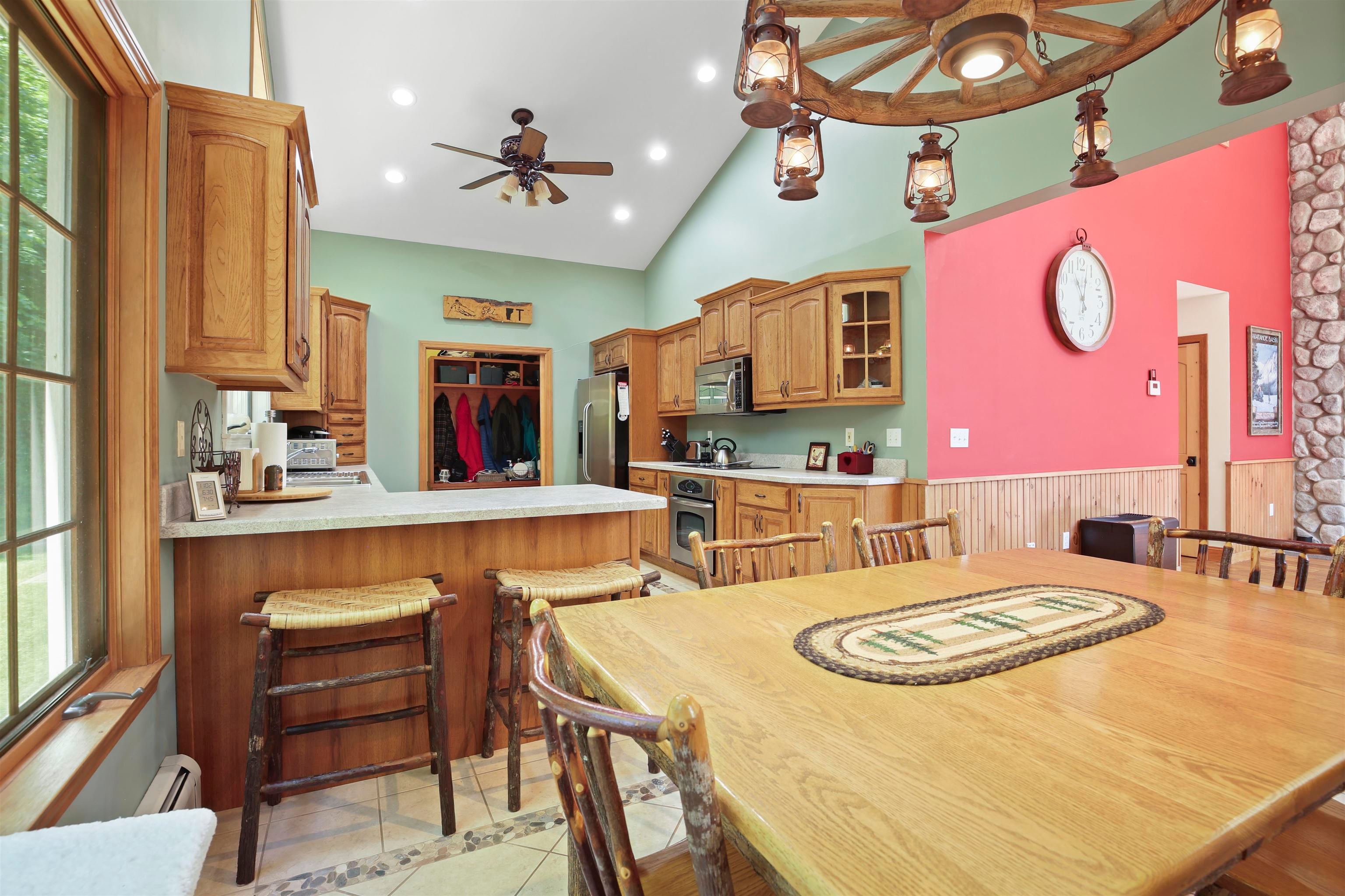 Killington, Vermont, 05751, United States, 3 Bedrooms Bedrooms, ,3 BathroomsBathrooms,Residential,Active,1884979