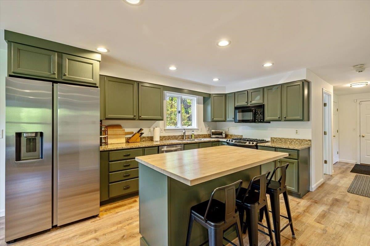 Warren, Vermont, 05674, United States, 5 Bedrooms Bedrooms, ,4 BathroomsBathrooms,Residential,Active,1843881