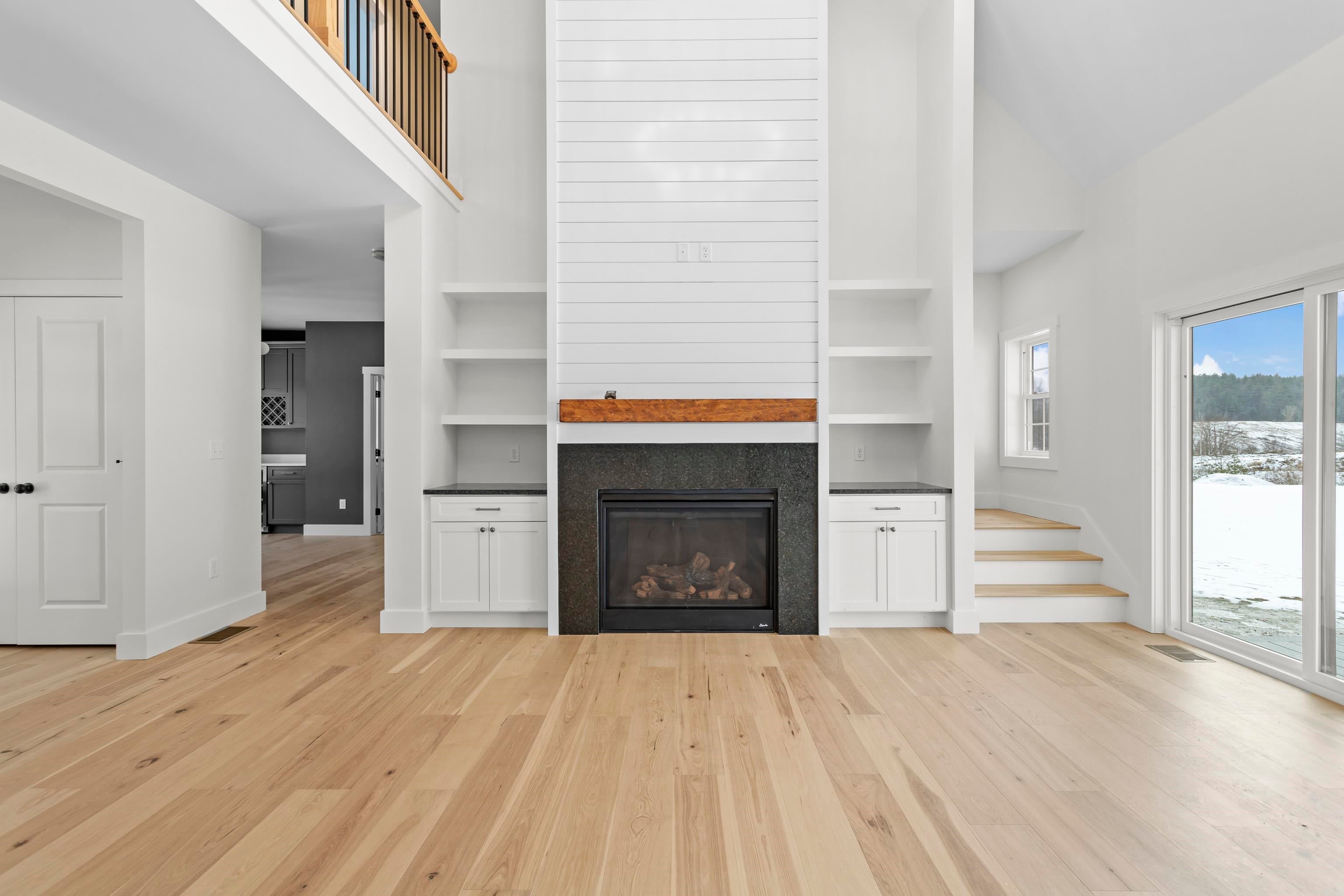 New Boston, New Hampshire, 03070, United States, ,4 BathroomsBathrooms,Residential,Pending,1786809