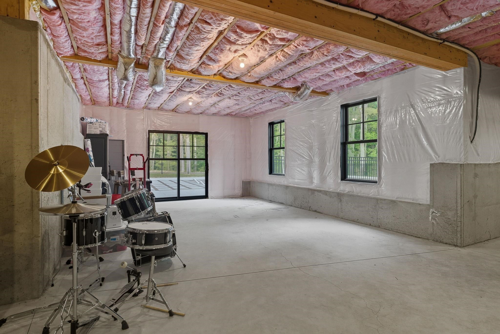 Hollis, New Hampshire, 03049, United States, 4 Bedrooms Bedrooms, ,3 BathroomsBathrooms,Residential,Active,1945249