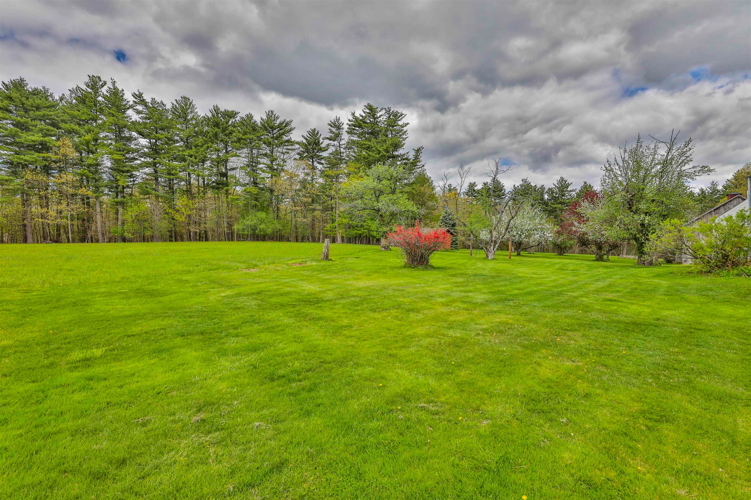 Derry, New Hampshire, 03038, United States, 3 Bedrooms Bedrooms, ,2 BathroomsBathrooms,Residential,Pending,2045748