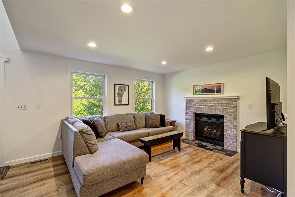 Warren, Vermont, 05674, United States, 5 Bedrooms Bedrooms, ,4 BathroomsBathrooms,Residential,Active,1843881