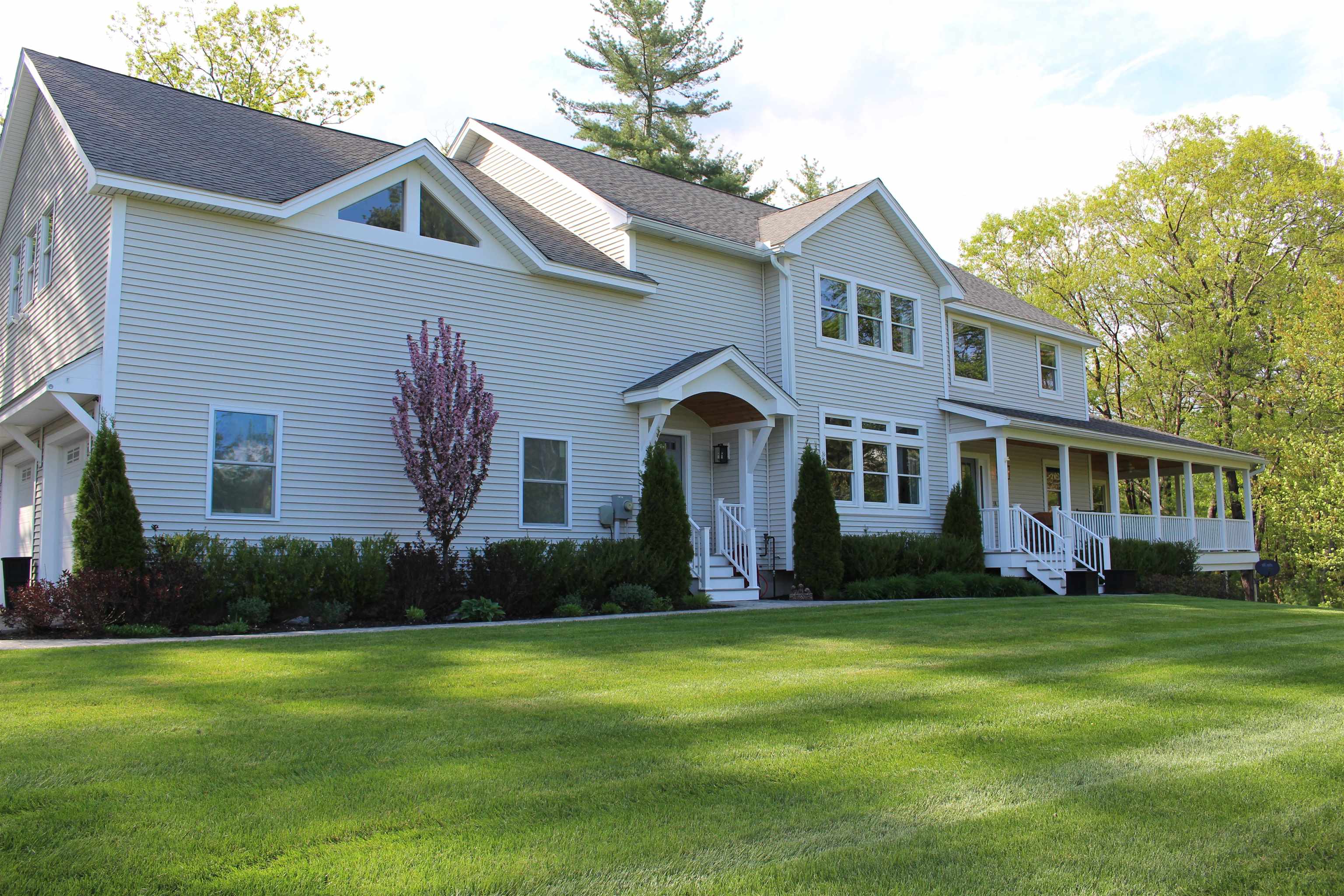 Hollis, New Hampshire, 03049, United States, 4 Bedrooms Bedrooms, ,3 BathroomsBathrooms,Residential,Active,1739736
