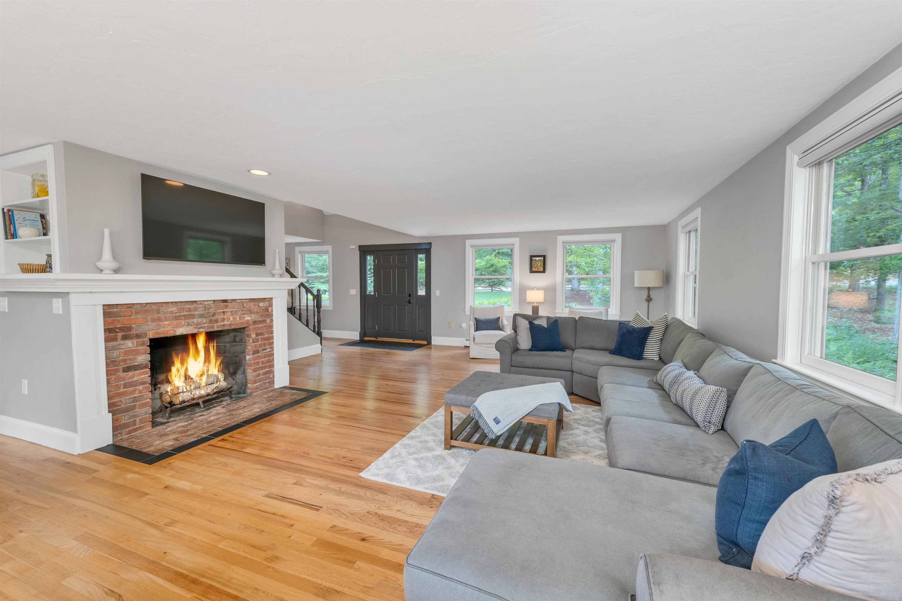 Meredith, New Hampshire, 03253, United States, 4 Bedrooms Bedrooms, ,5 BathroomsBathrooms,Residential,Pending,2045598