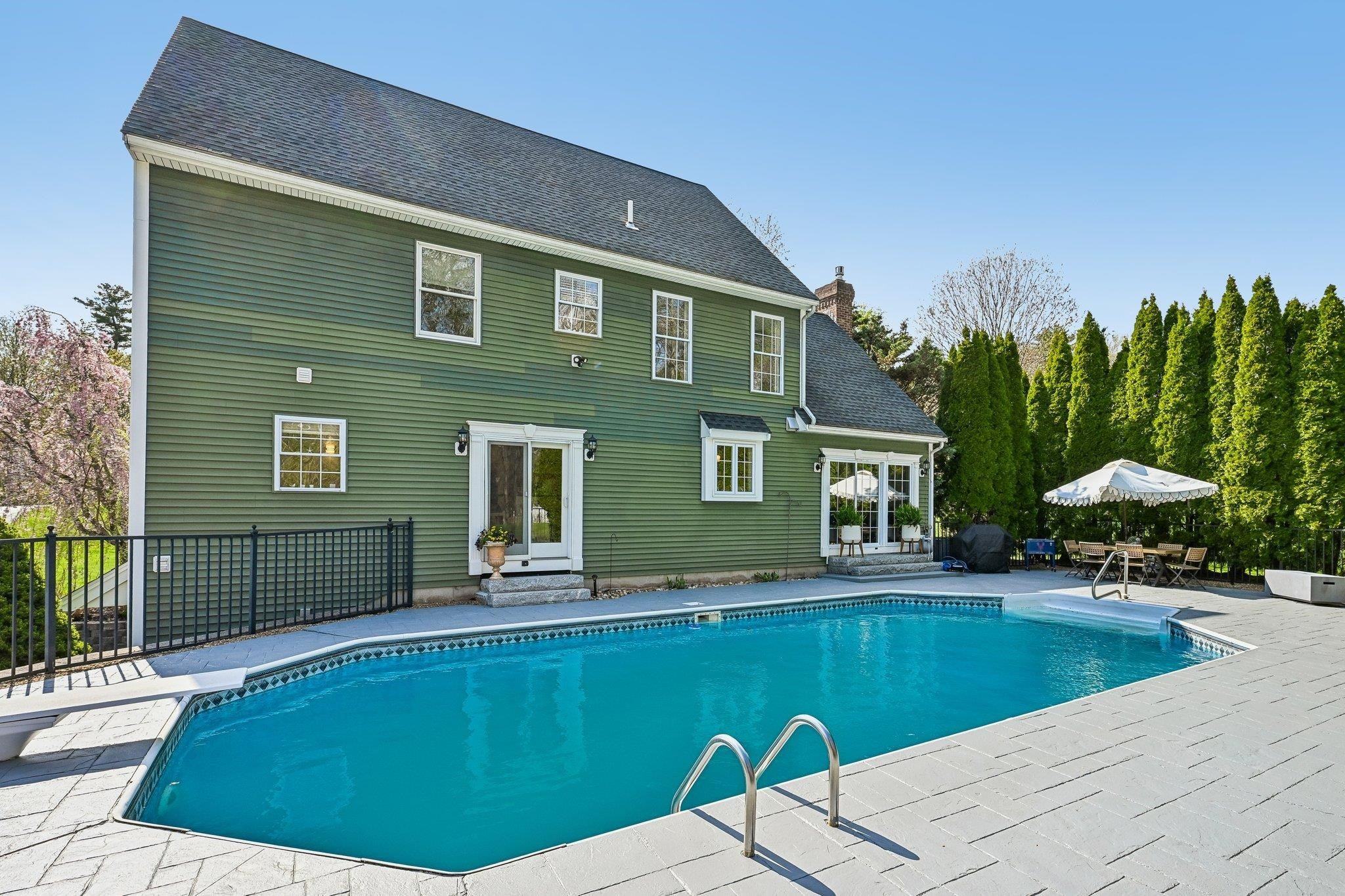 Windham, New Hampshire, 03087, United States, 4 Bedrooms Bedrooms, ,3 BathroomsBathrooms,Residential,Active,2044185