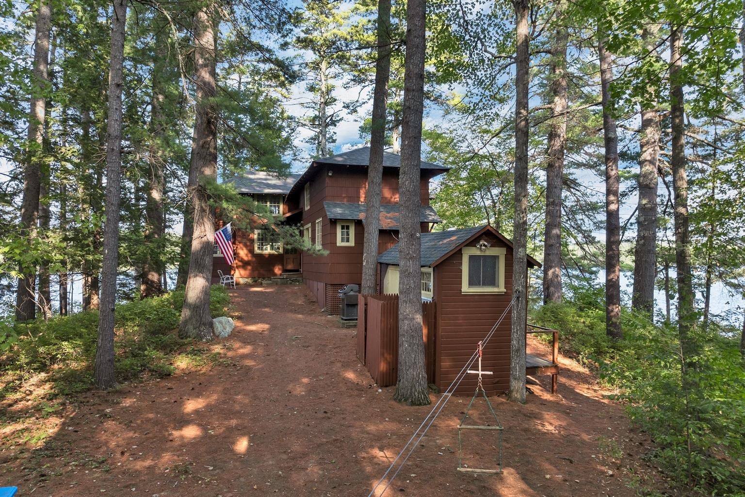 Holderness, New Hampshire, 03245, United States, 4 Bedrooms Bedrooms, ,4 BathroomsBathrooms,Residential,Active,1945064