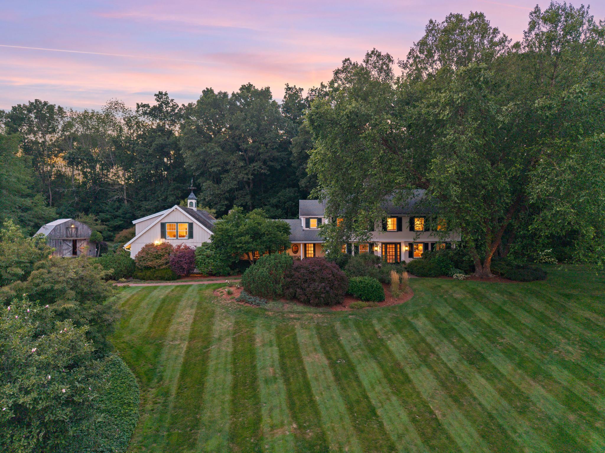 Hampton Falls, New Hampshire, 03844, United States, 4 Bedrooms Bedrooms, ,4 BathroomsBathrooms,Residential,Pending,2006809