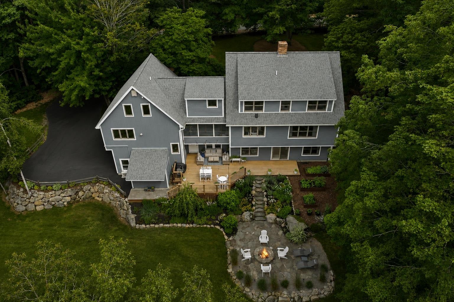 Meredith, New Hampshire, 03253, United States, 4 Bedrooms Bedrooms, ,5 BathroomsBathrooms,Residential,Pending,2045598