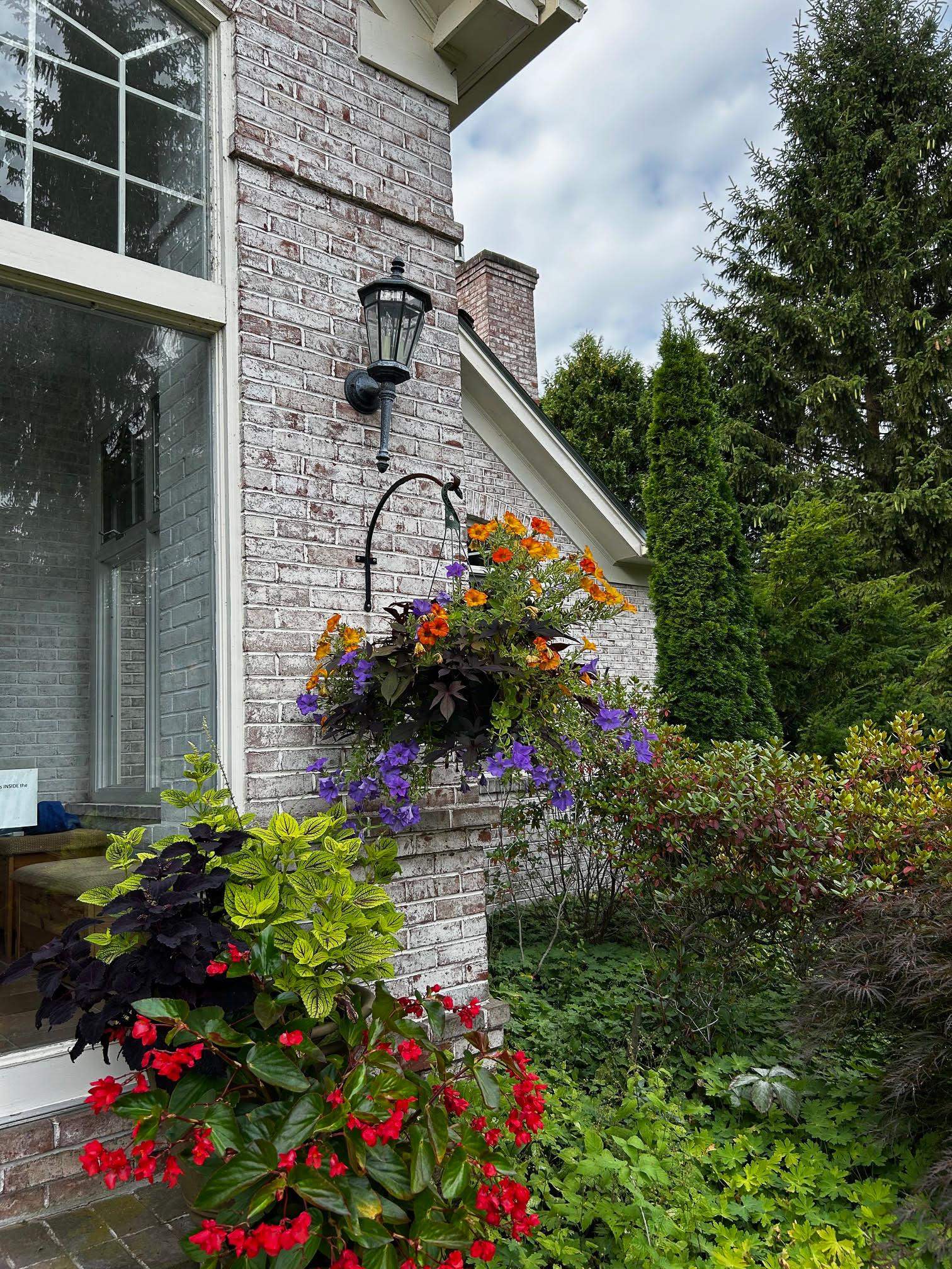 Shelburne, Vermont, 05482, United States, 3 Bedrooms Bedrooms, ,4 BathroomsBathrooms,Residential,Active,1962170