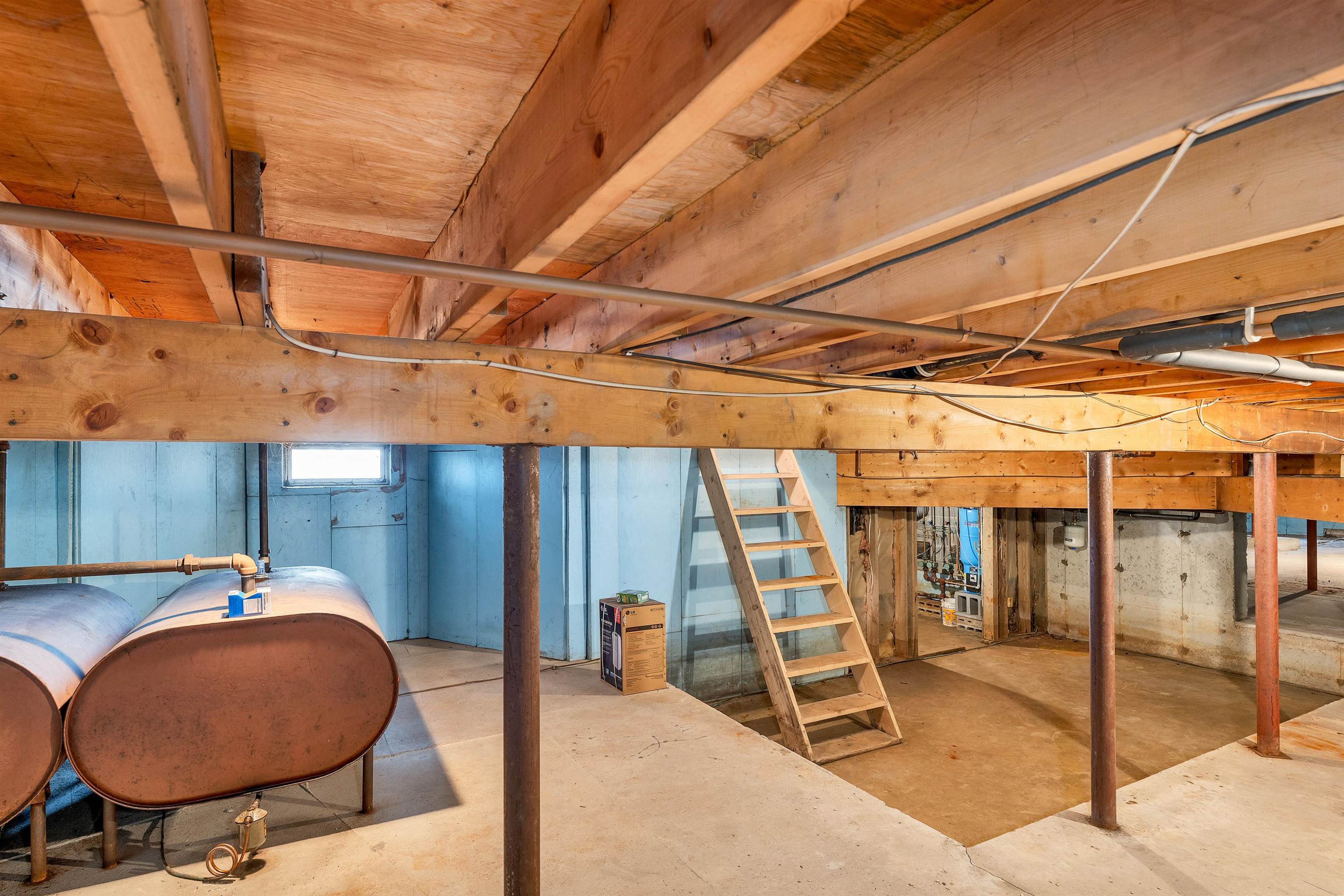 Hebron, New Hampshire, 03241, United States, 4 Bedrooms Bedrooms, ,4 BathroomsBathrooms,Residential,Pending,2009160