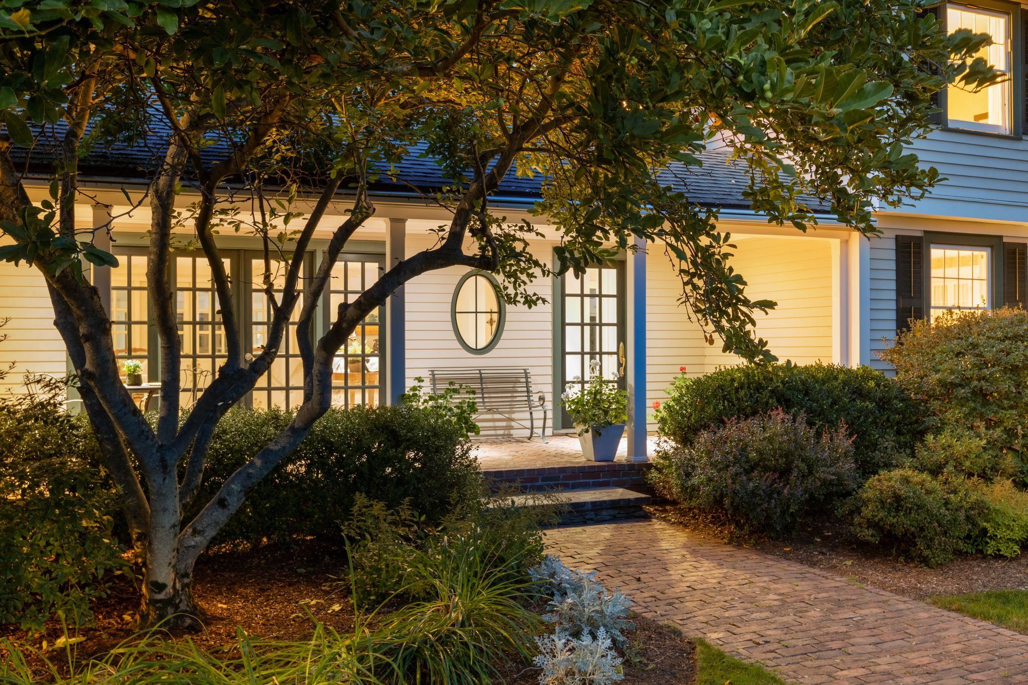 Hampton Falls, New Hampshire, 03844, United States, 4 Bedrooms Bedrooms, ,4 BathroomsBathrooms,Residential,Pending,2006809