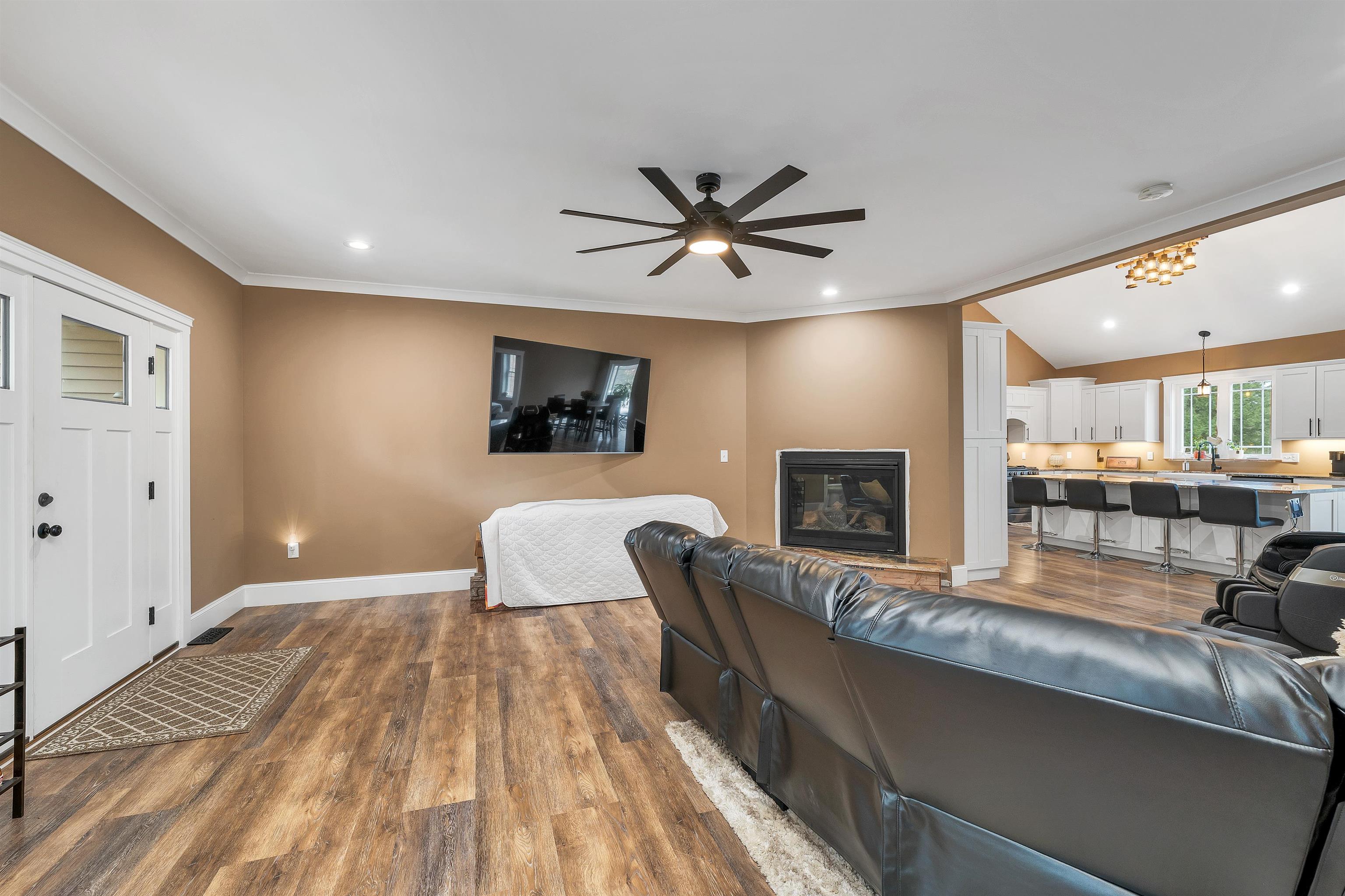 Laconia, New Hampshire, 03246, United States, 4 Bedrooms Bedrooms, ,4 BathroomsBathrooms,Residential,Active,1985603