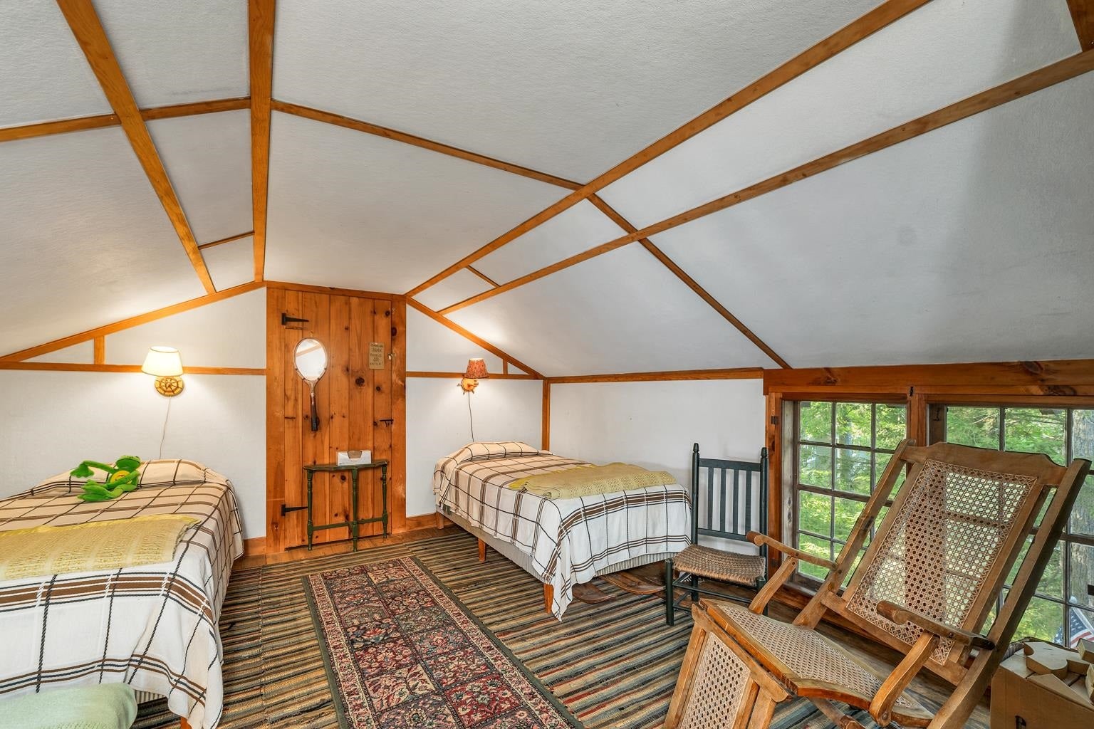 Holderness, New Hampshire, 03245, United States, 4 Bedrooms Bedrooms, ,4 BathroomsBathrooms,Residential,Active,1945064