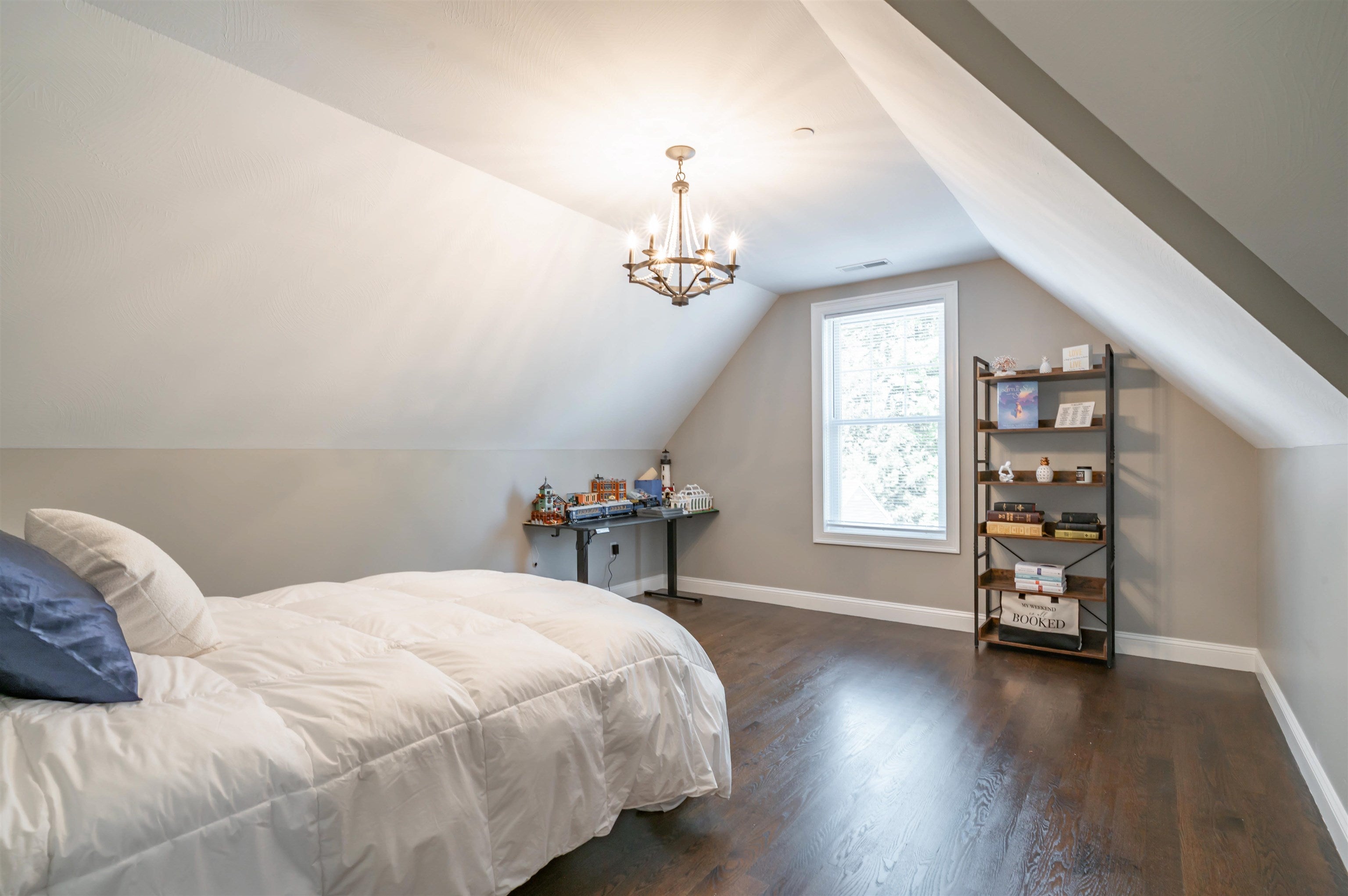 Hollis, New Hampshire, 03049, United States, 4 Bedrooms Bedrooms, ,3 BathroomsBathrooms,Residential,Active,1927665