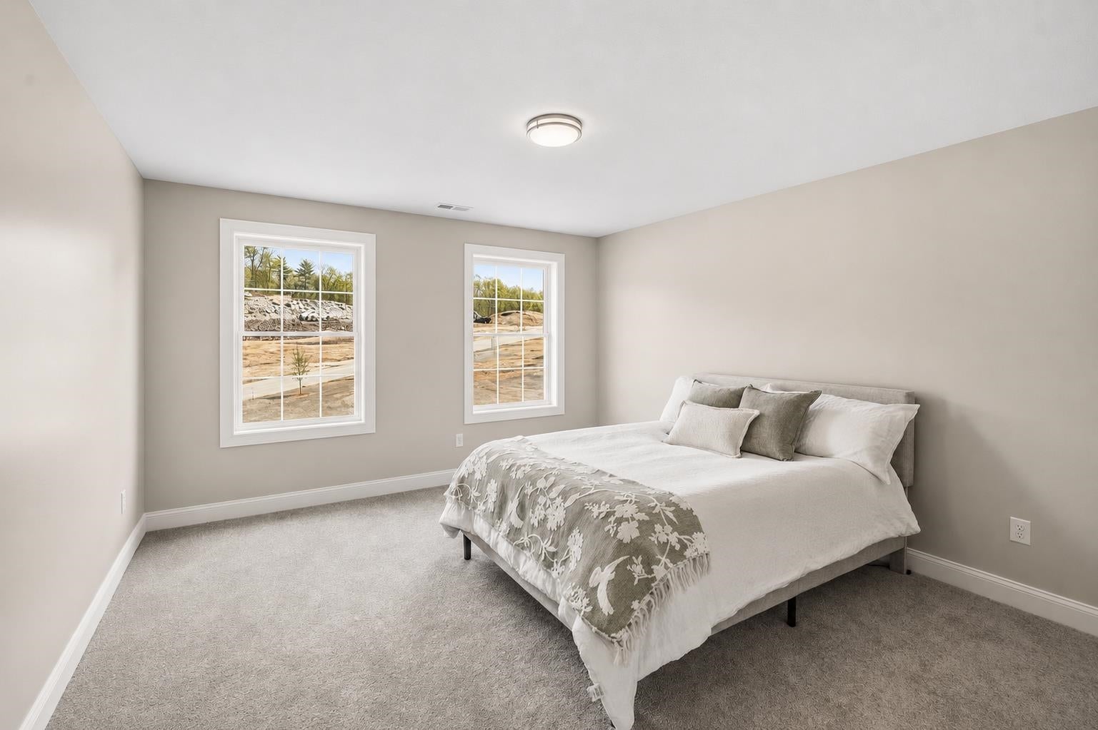 Derry, New Hampshire, 03038, United States, 4 Bedrooms Bedrooms, ,3 BathroomsBathrooms,Residential,Active,1992291