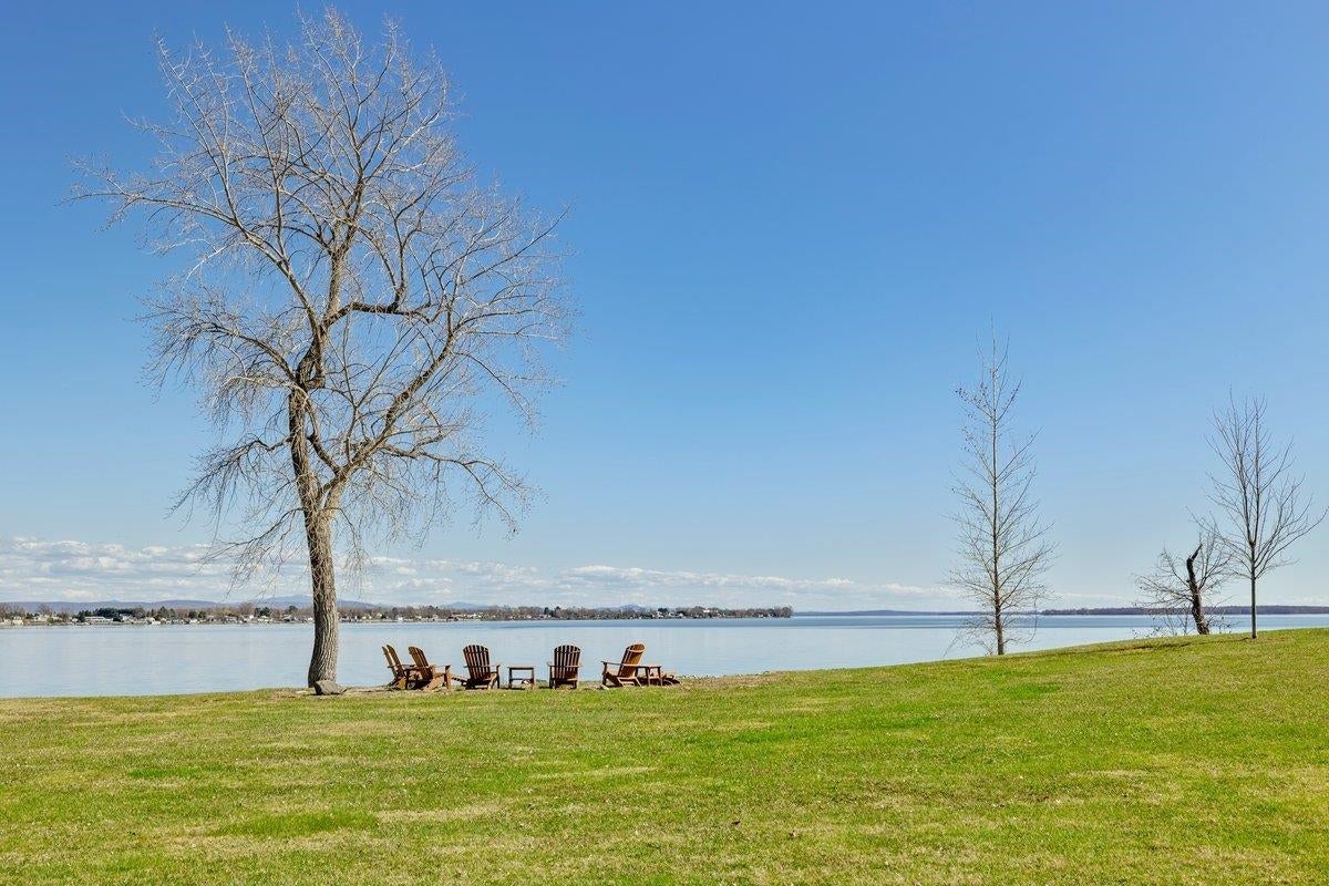 Alburgh, Vermont, 05440, United States, 3 Bedrooms Bedrooms, ,5 BathroomsBathrooms,Residential,Active,2043833