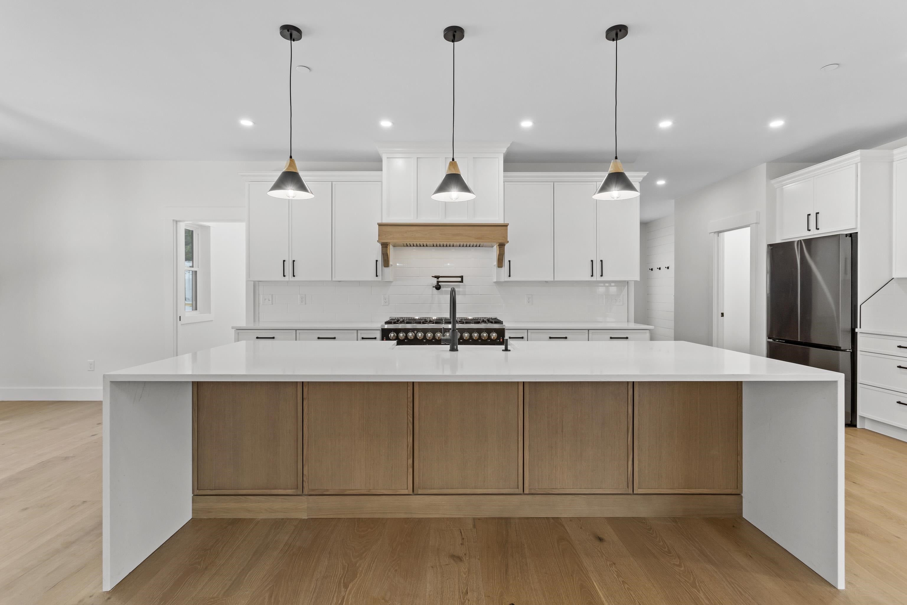 New Boston, New Hampshire, 03070, United States, 5 Bedrooms Bedrooms, ,3 BathroomsBathrooms,Residential,Active,2008344