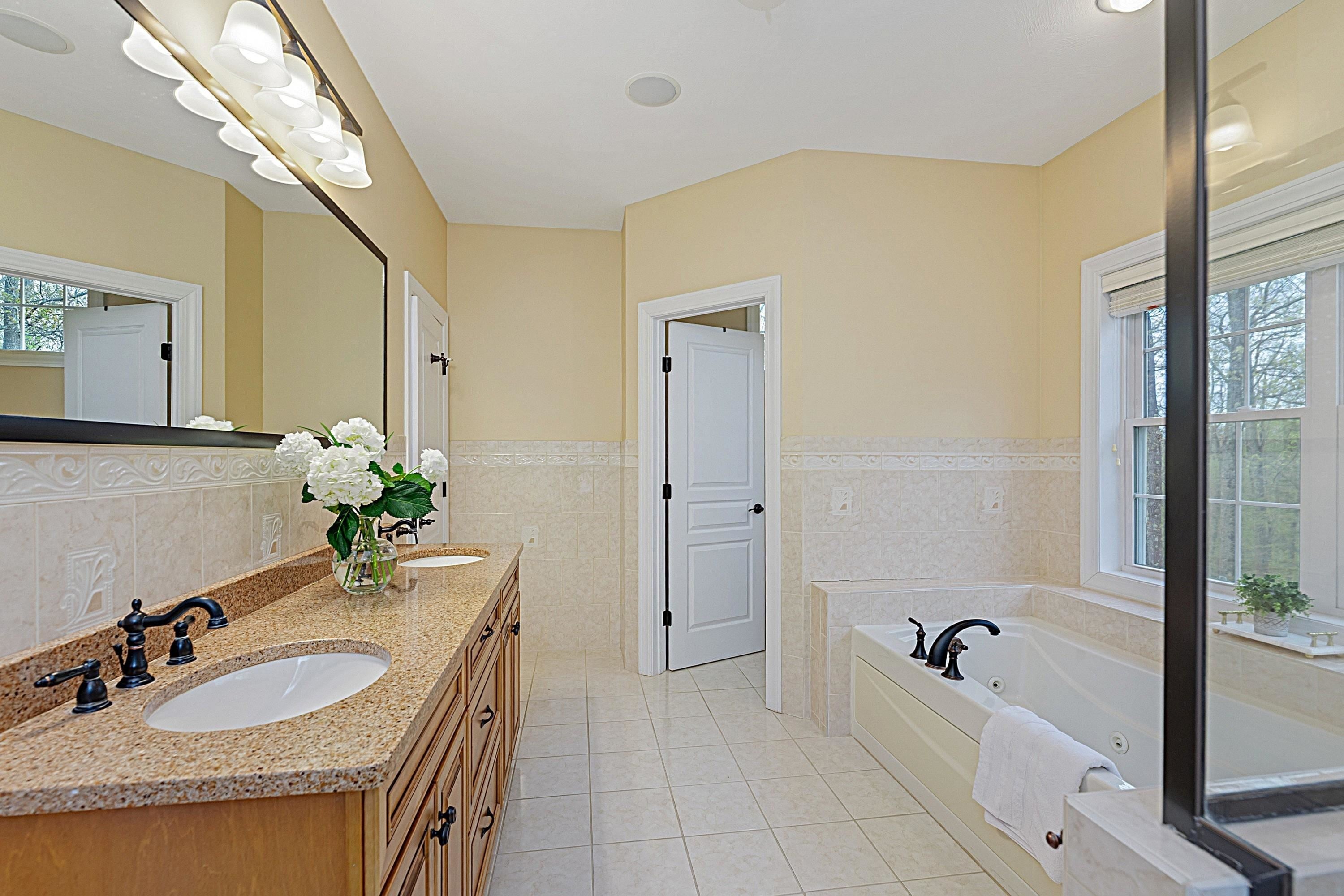 Sullivan, New Hampshire, 03445, United States, 5 Bedrooms Bedrooms, ,4 BathroomsBathrooms,Residential,Active,2052047