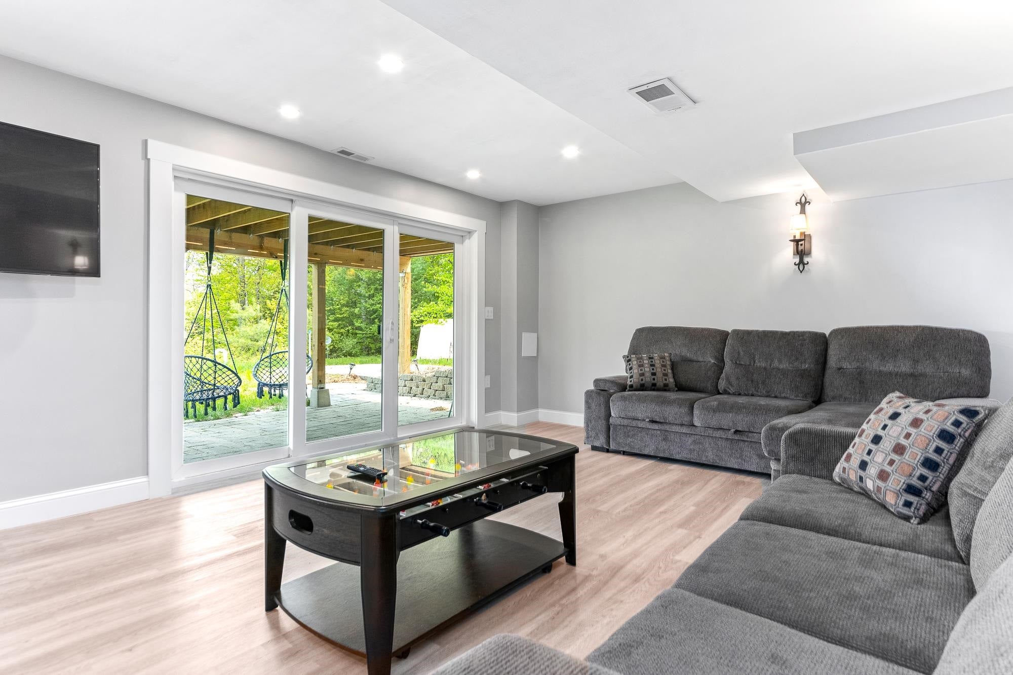 Thornton, New Hampshire, 03285, United States, 5 Bedrooms Bedrooms, ,6 BathroomsBathrooms,Residential,Active,1797970