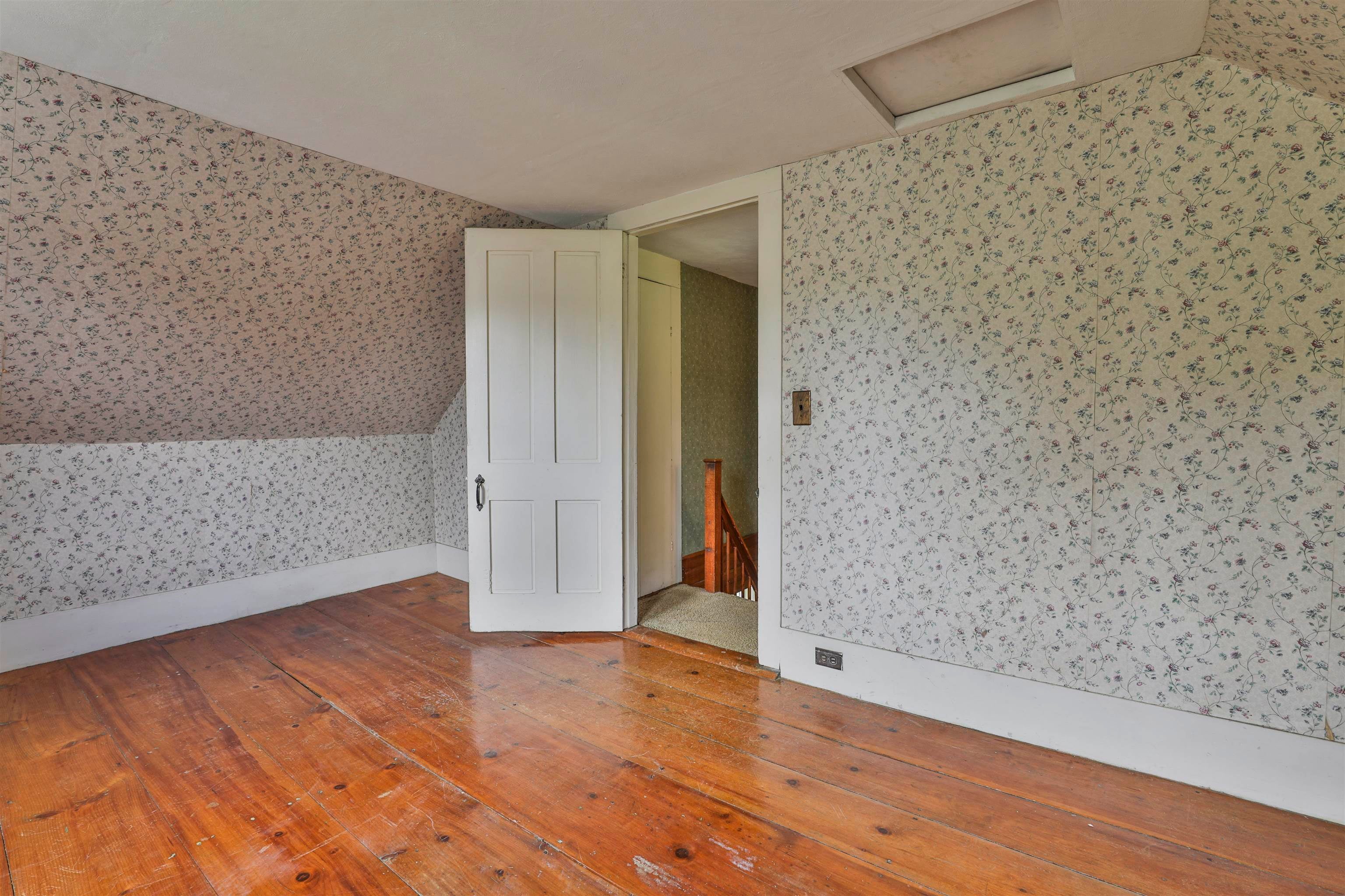 Derry, New Hampshire, 03038, United States, 3 Bedrooms Bedrooms, ,2 BathroomsBathrooms,Residential,Pending,2045748