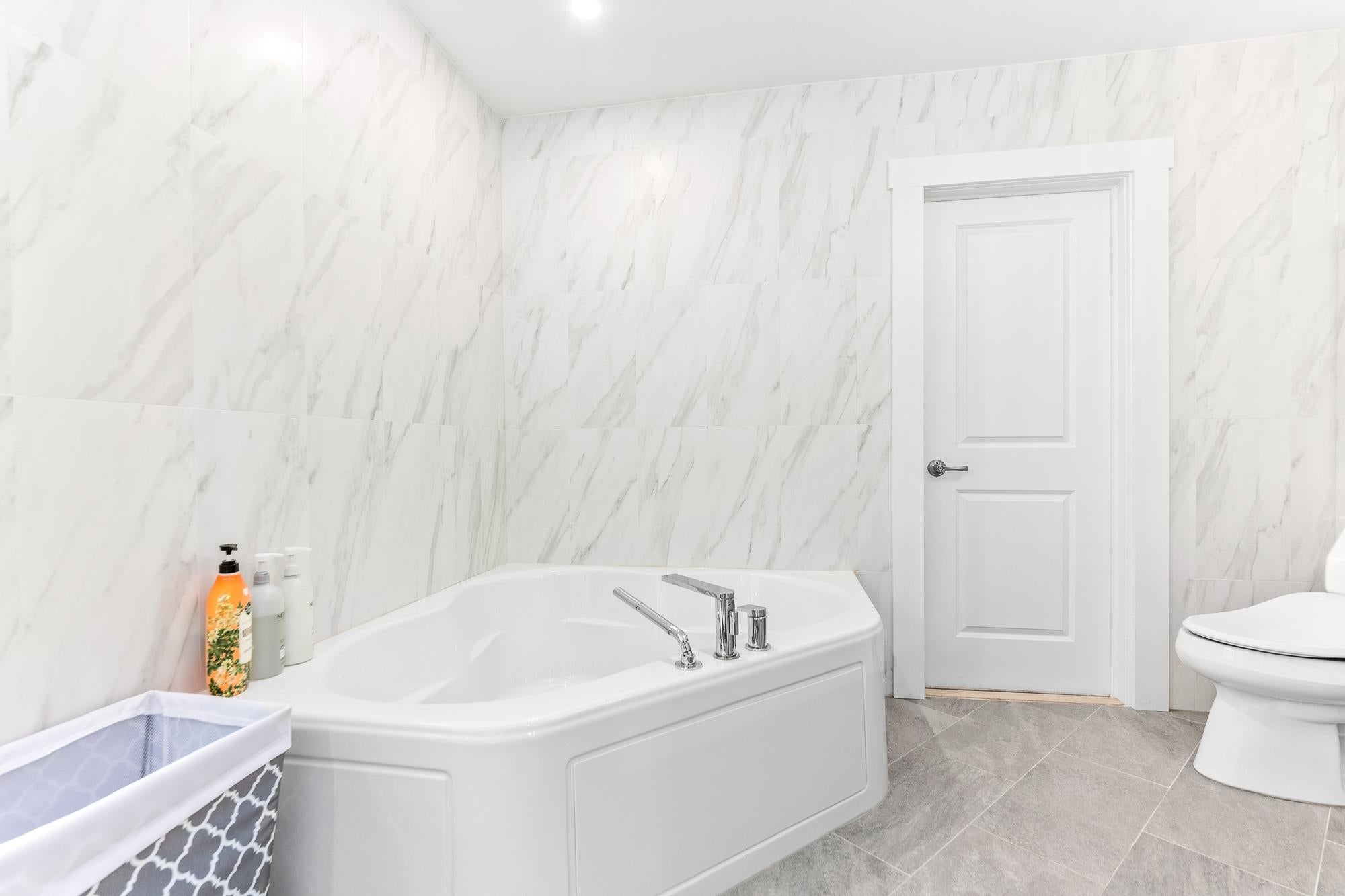 Thornton, New Hampshire, 03285, United States, 5 Bedrooms Bedrooms, ,6 BathroomsBathrooms,Residential,Active,1797970