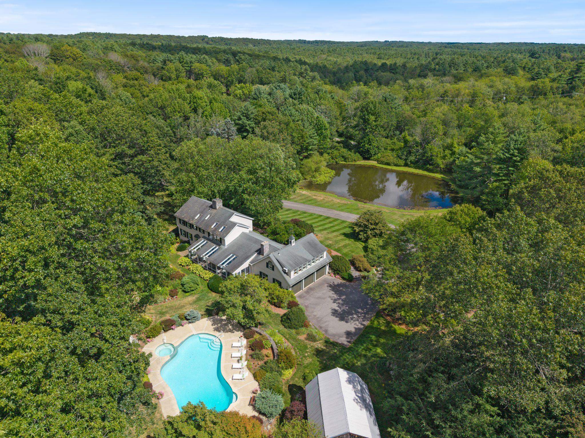 Hampton Falls, New Hampshire, 03844, United States, 4 Bedrooms Bedrooms, ,4 BathroomsBathrooms,Residential,Pending,2006809