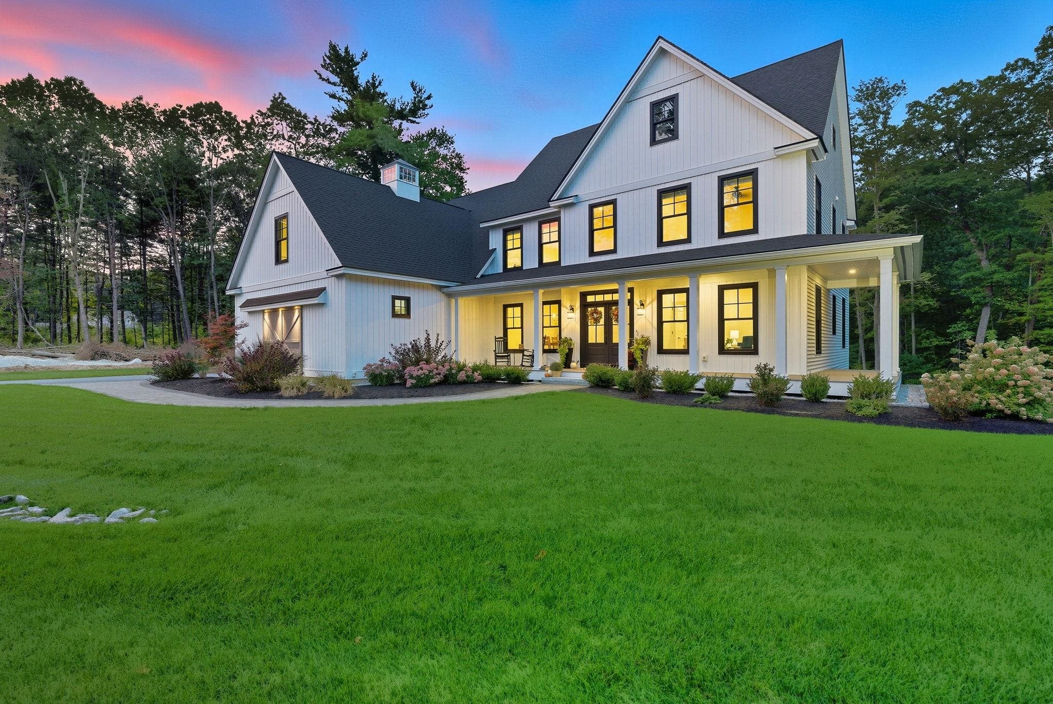 Hollis, New Hampshire, 03049, United States, 4 Bedrooms Bedrooms, ,3 BathroomsBathrooms,Residential,Active,1945249