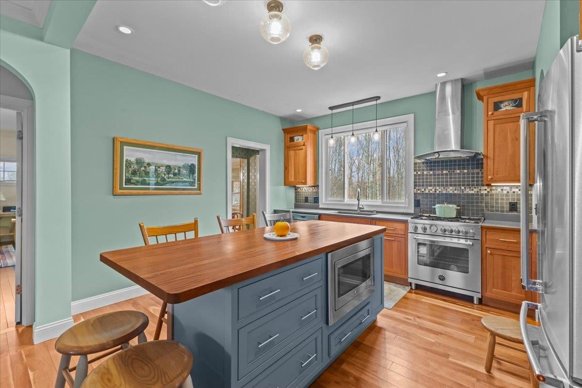 Essex, Vermont, 05452, United States, 4 Bedrooms Bedrooms, ,3 BathroomsBathrooms,Residential,Active,1973542