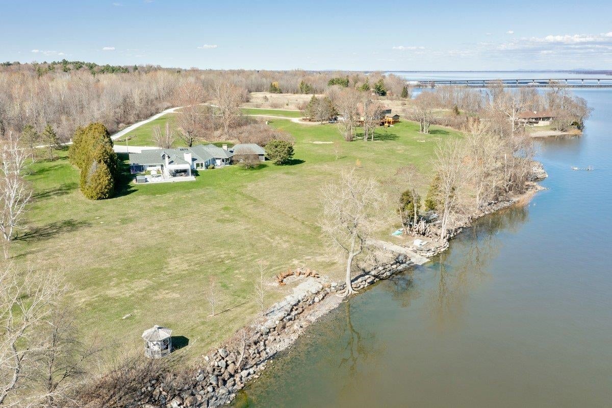 Alburgh, Vermont, 05440, United States, 3 Bedrooms Bedrooms, ,5 BathroomsBathrooms,Residential,Active,2043833