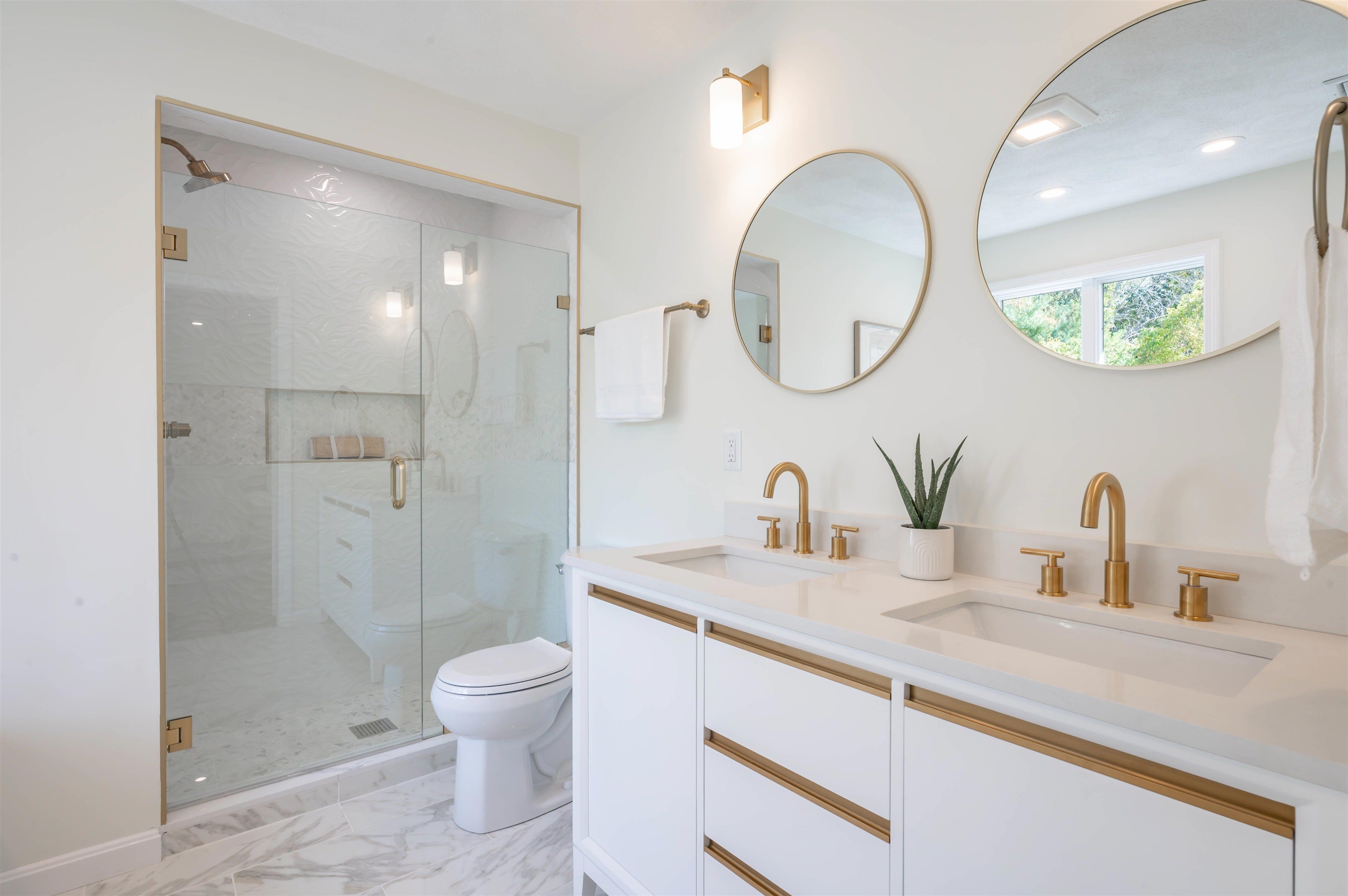 Salem, New Hampshire, 03079, United States, 4 Bedrooms Bedrooms, ,4 BathroomsBathrooms,Residential,Active,1953671