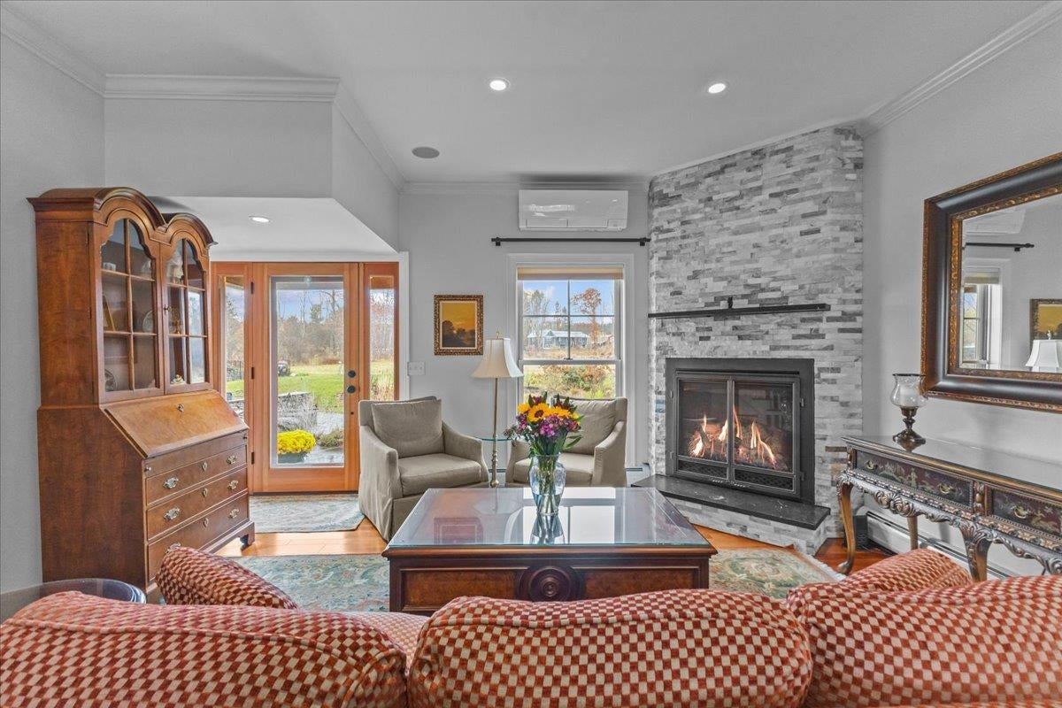 Essex, Vermont, 05452, United States, 4 Bedrooms Bedrooms, ,3 BathroomsBathrooms,Residential,Active,1973542