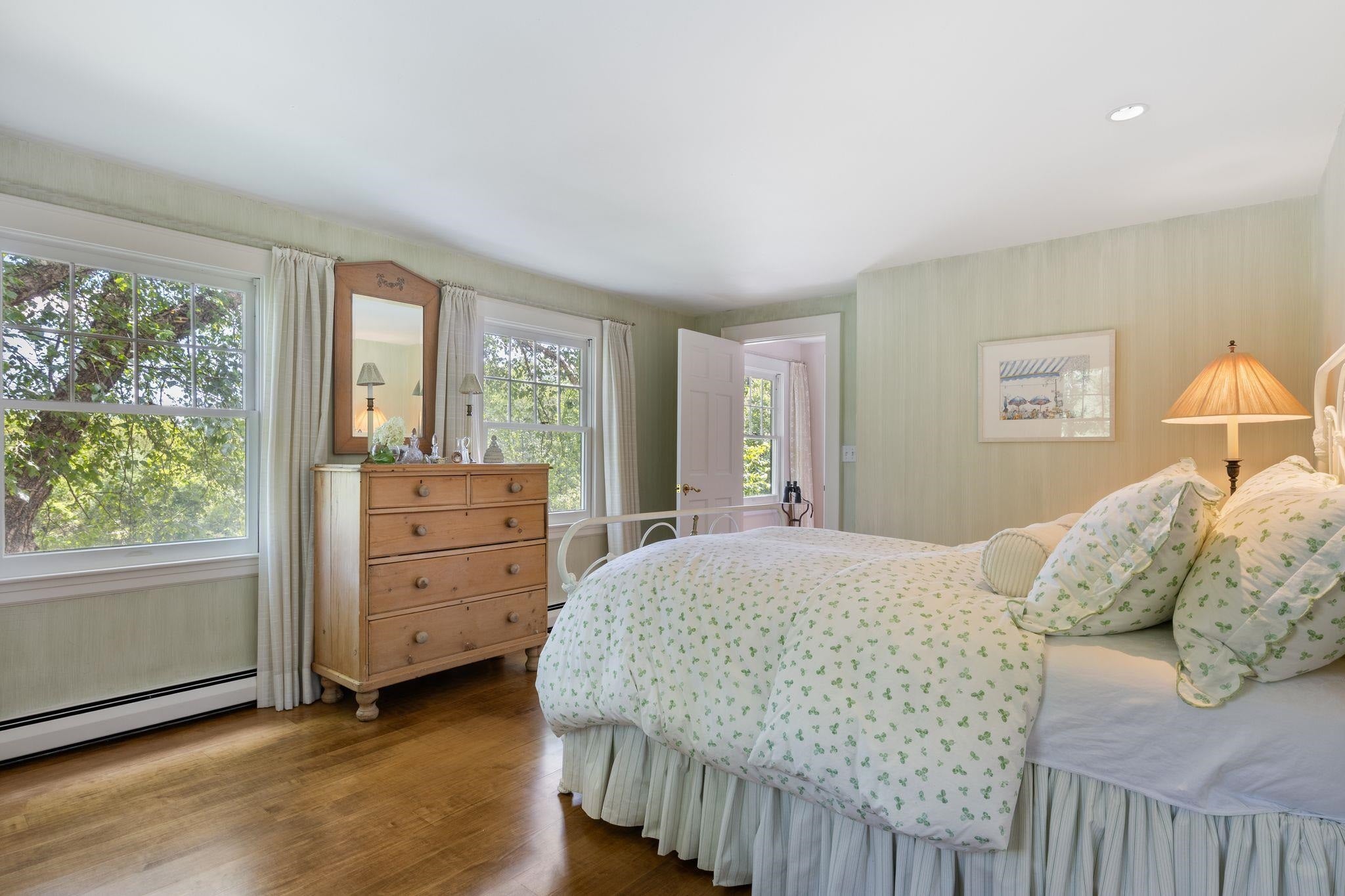 Hampton Falls, New Hampshire, 03844, United States, 4 Bedrooms Bedrooms, ,4 BathroomsBathrooms,Residential,Pending,2006809