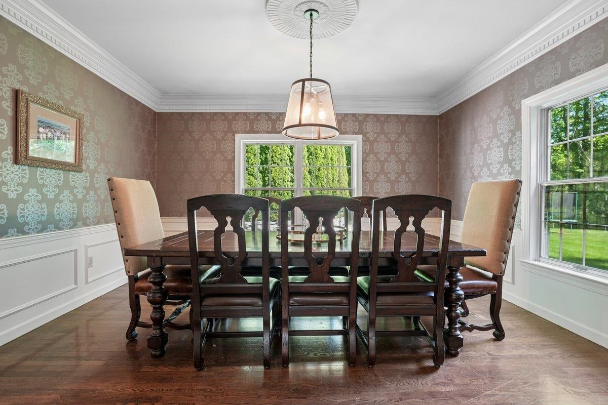 Bedford, New Hampshire, 03110, United States, 5 Bedrooms Bedrooms, ,6 BathroomsBathrooms,Residential,Pending,2051967