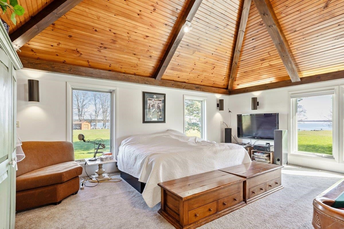 Alburgh, Vermont, 05440, United States, 3 Bedrooms Bedrooms, ,5 BathroomsBathrooms,Residential,Active,2043833