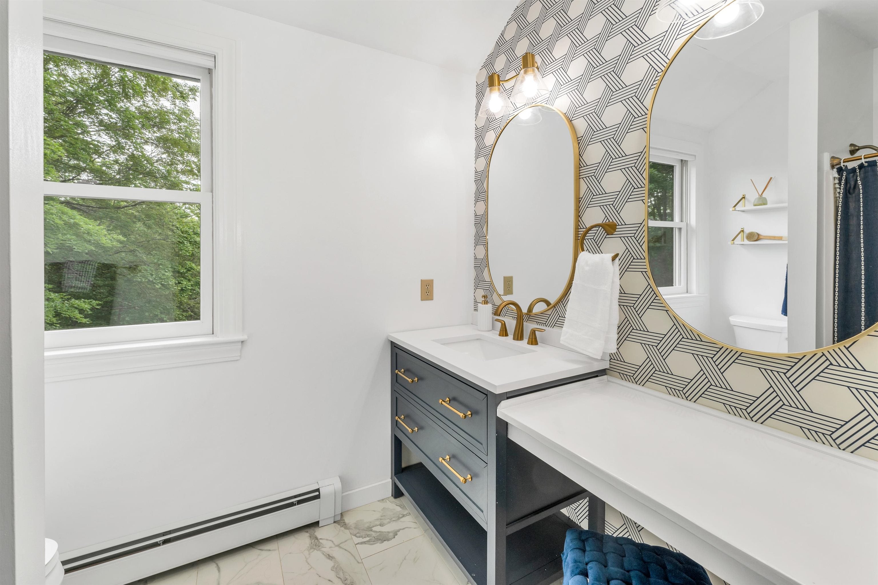 Meredith, New Hampshire, 03253, United States, 4 Bedrooms Bedrooms, ,5 BathroomsBathrooms,Residential,Pending,2045598