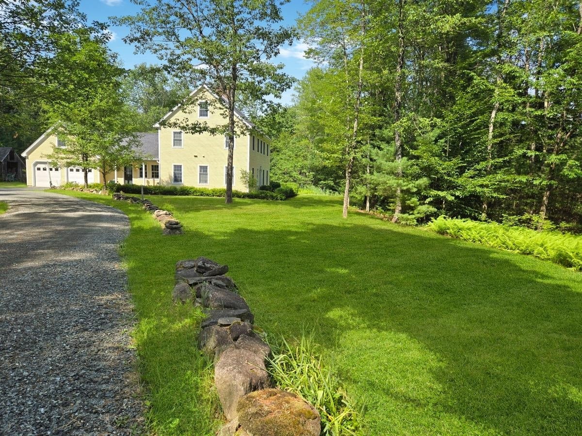 Hartford, Vermont, 05001, United States, 4 Bedrooms Bedrooms, ,4 BathroomsBathrooms,Residential,Active,1941371