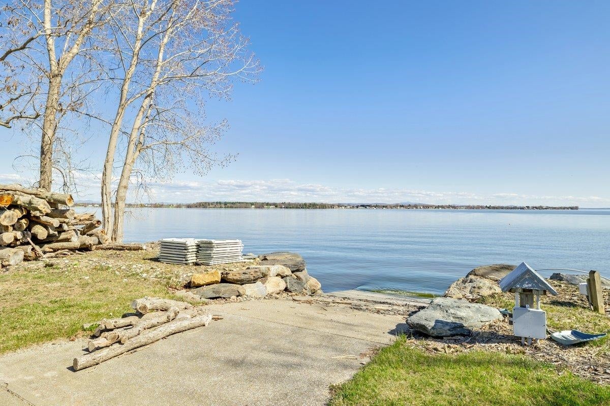Alburgh, Vermont, 05440, United States, 3 Bedrooms Bedrooms, ,5 BathroomsBathrooms,Residential,Active,2043833