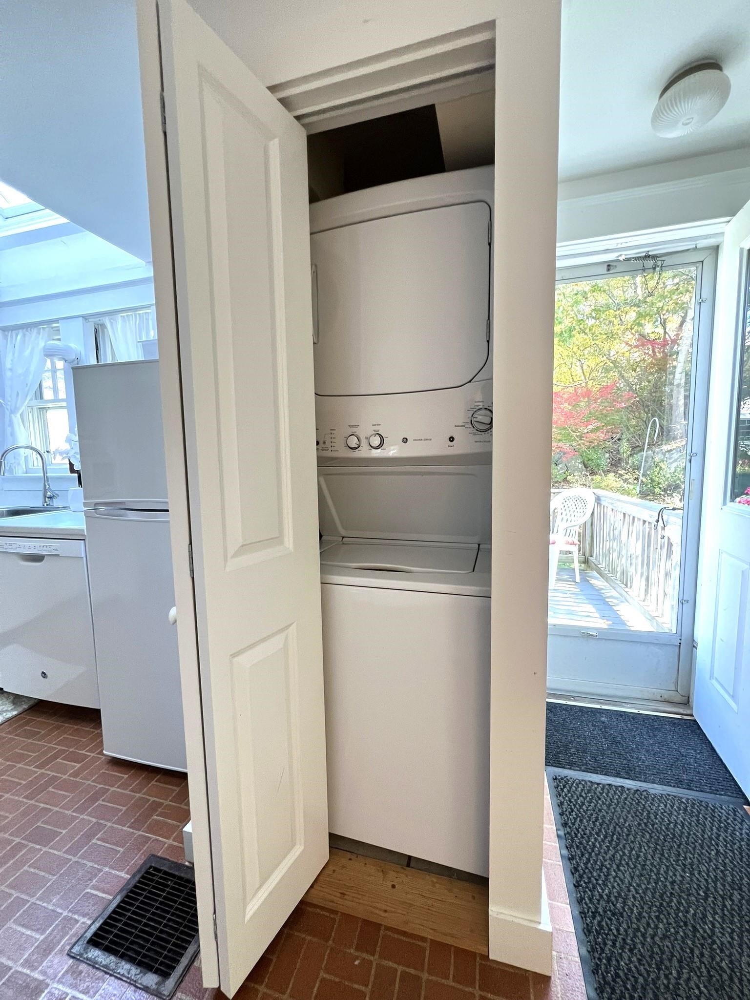 New Castle, New Hampshire, 03854, United States, 2 Bedrooms Bedrooms, ,2 BathroomsBathrooms,Residential,Active,1969685