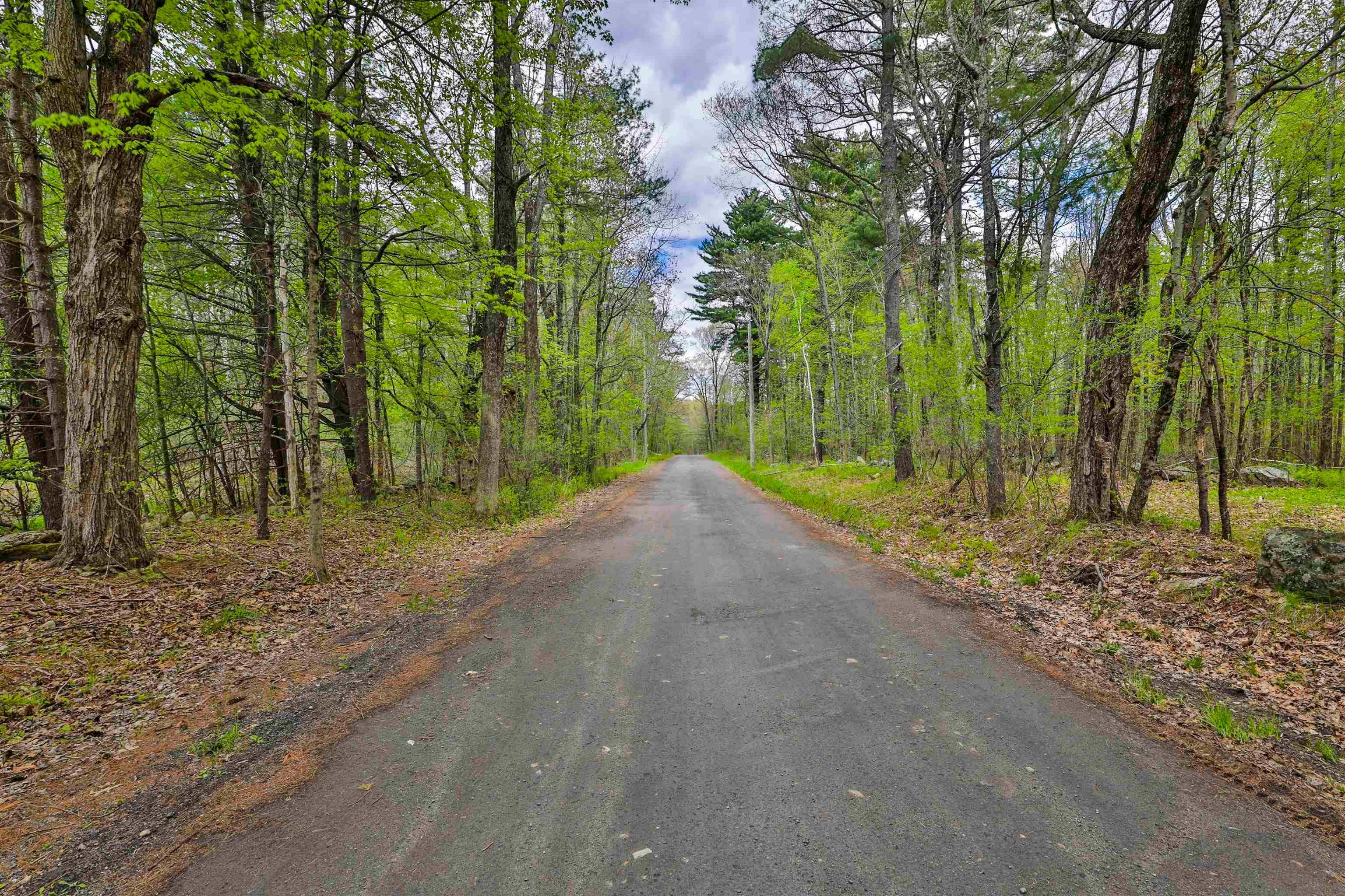 Derry, New Hampshire, 03038, United States, 3 Bedrooms Bedrooms, ,2 BathroomsBathrooms,Residential,Pending,2045748