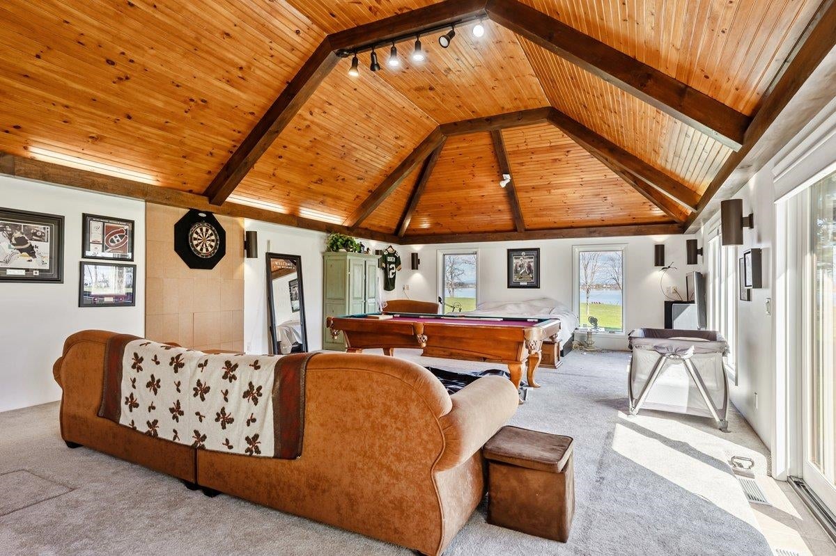 Alburgh, Vermont, 05440, United States, 3 Bedrooms Bedrooms, ,5 BathroomsBathrooms,Residential,Active,2043833